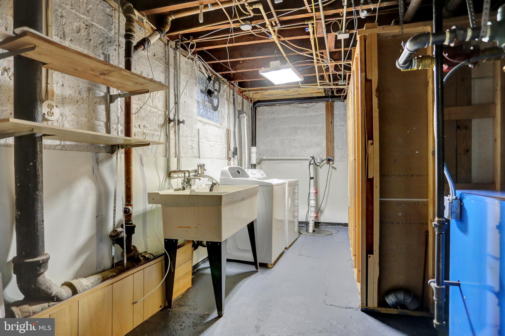 LAKE WALKER - Residential