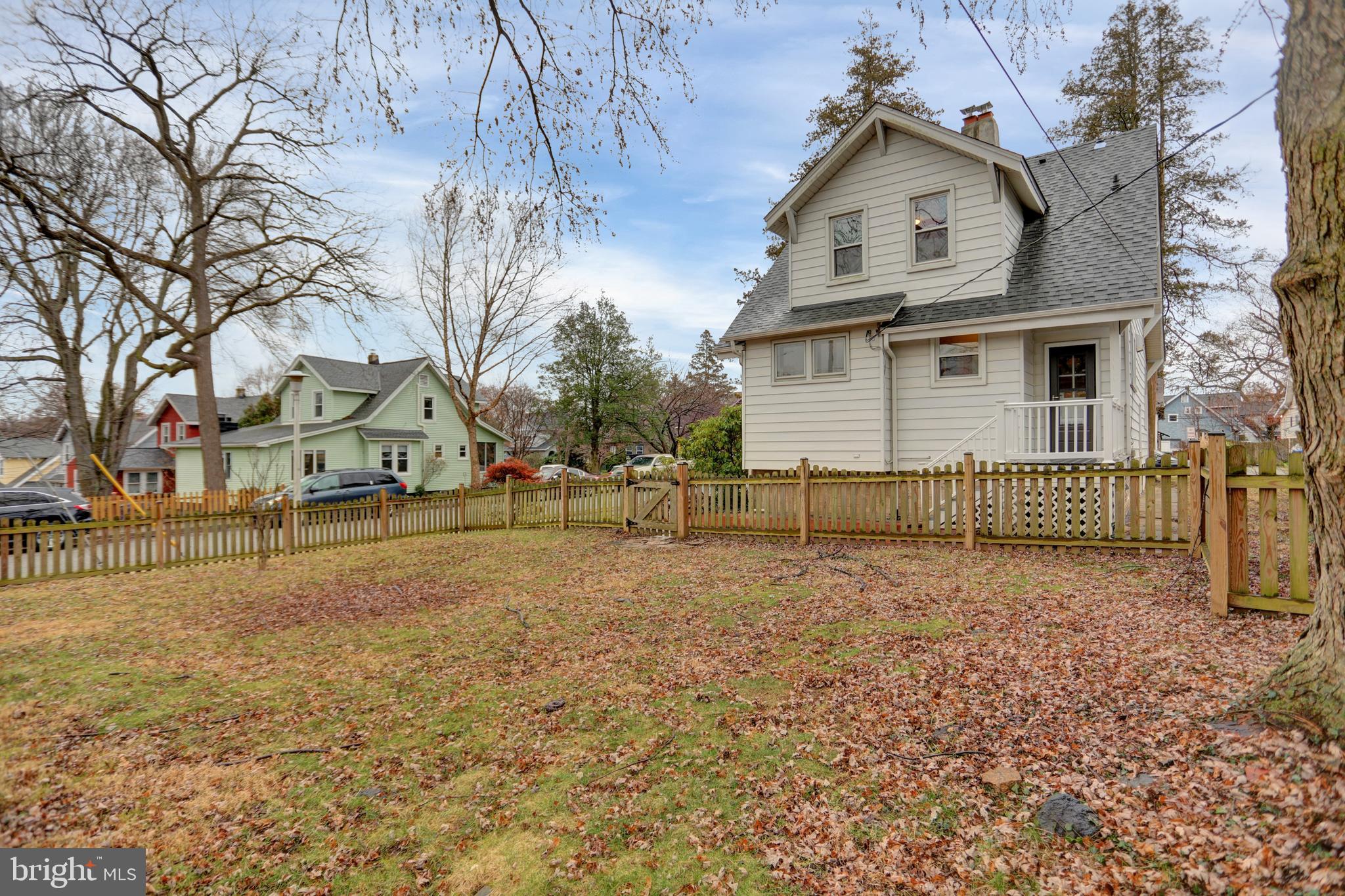 LAKE WALKER - Residential