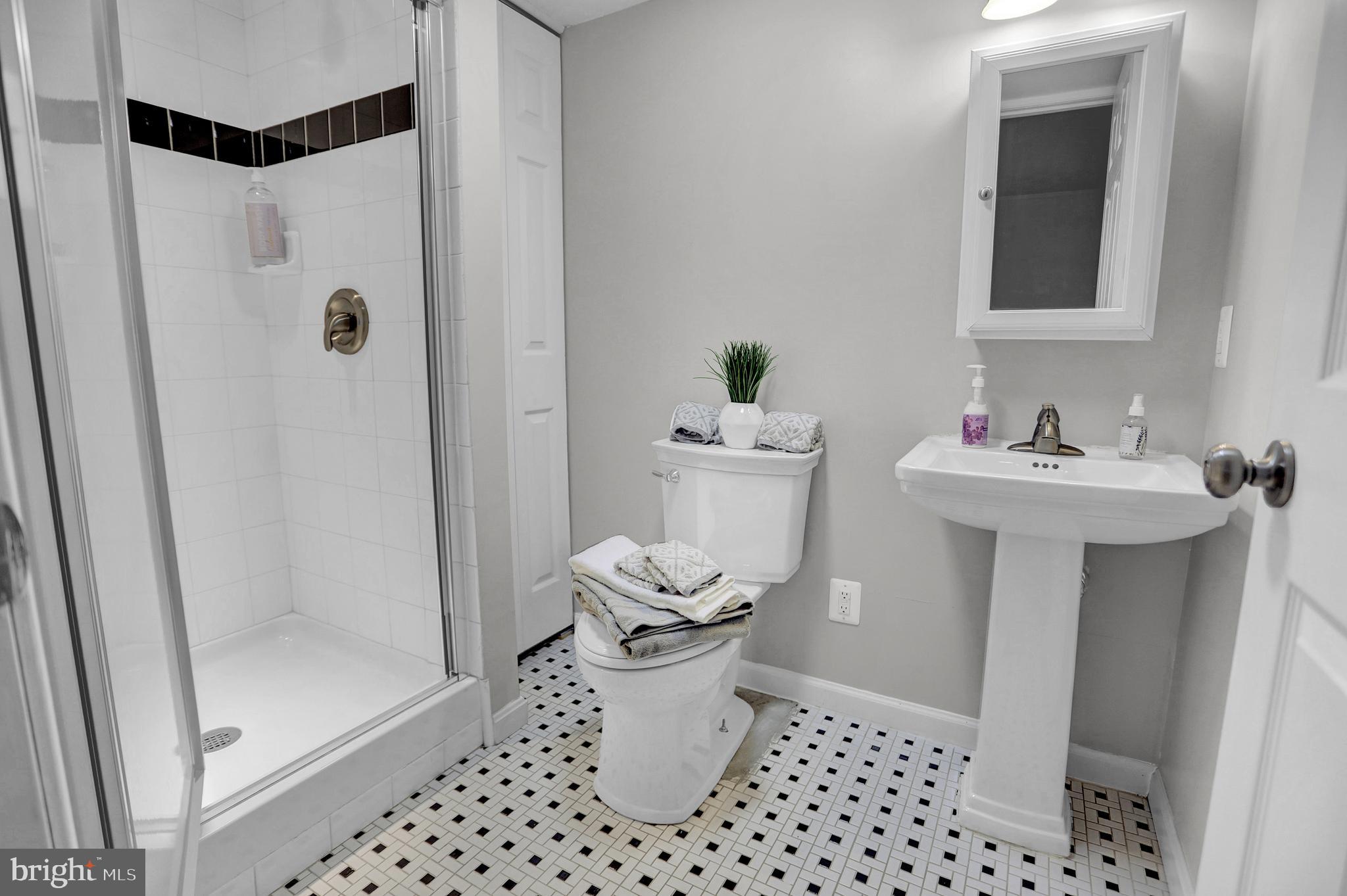 LAKE WALKER - Residential