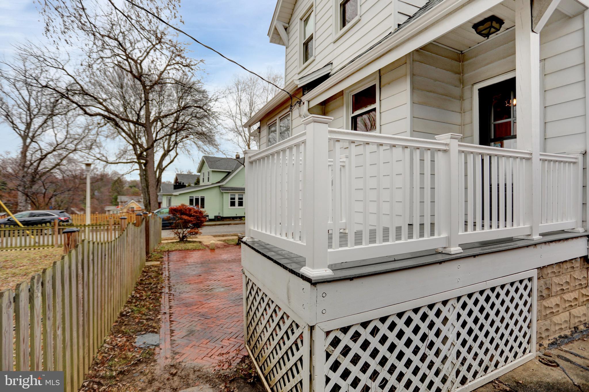 LAKE WALKER - Residential