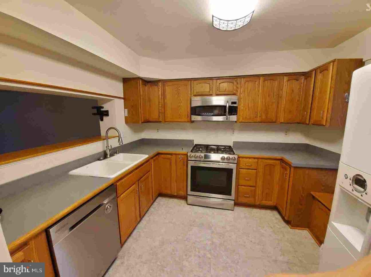 BELMONT STATION - Residential