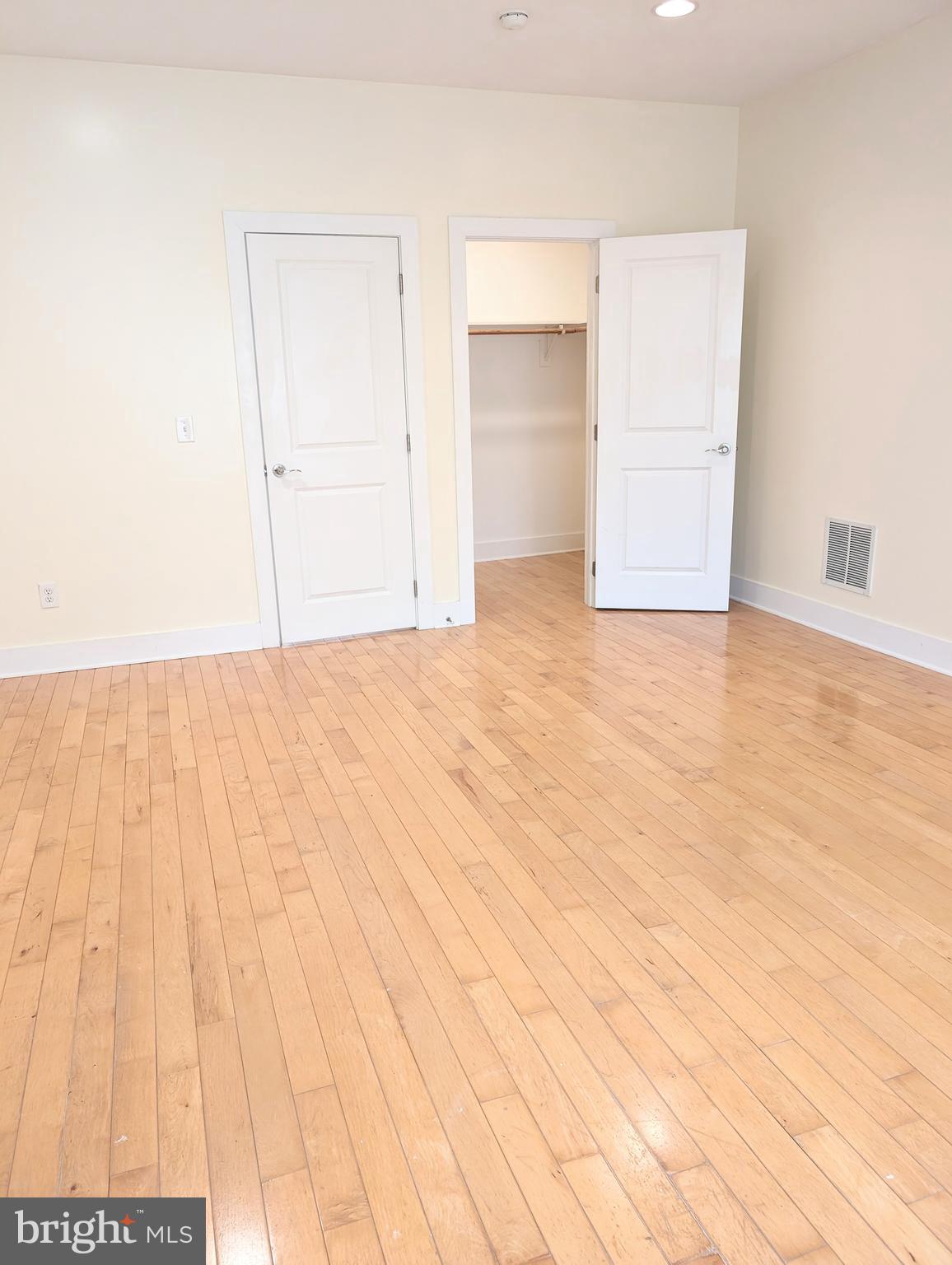 SPRING ARTS - Residential Lease