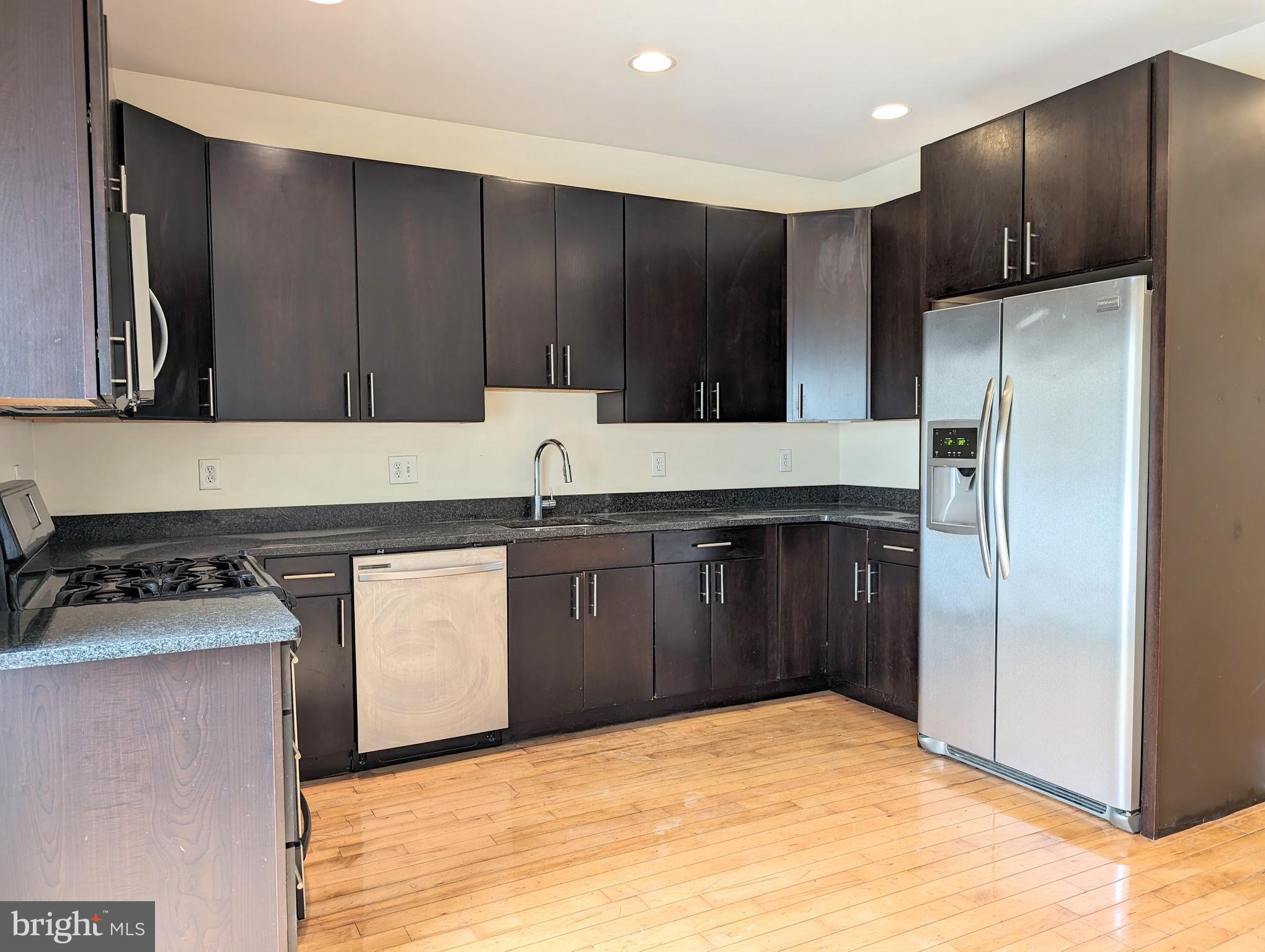 SPRING ARTS - Residential Lease