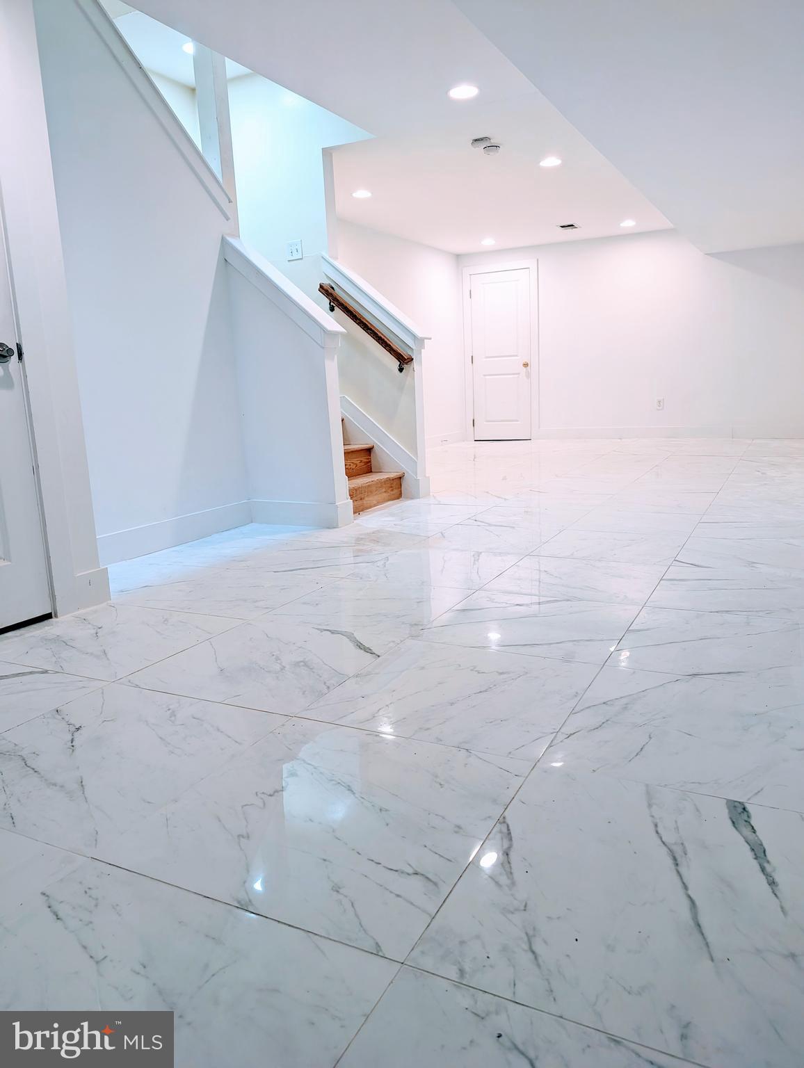 SPRING ARTS - Residential Lease