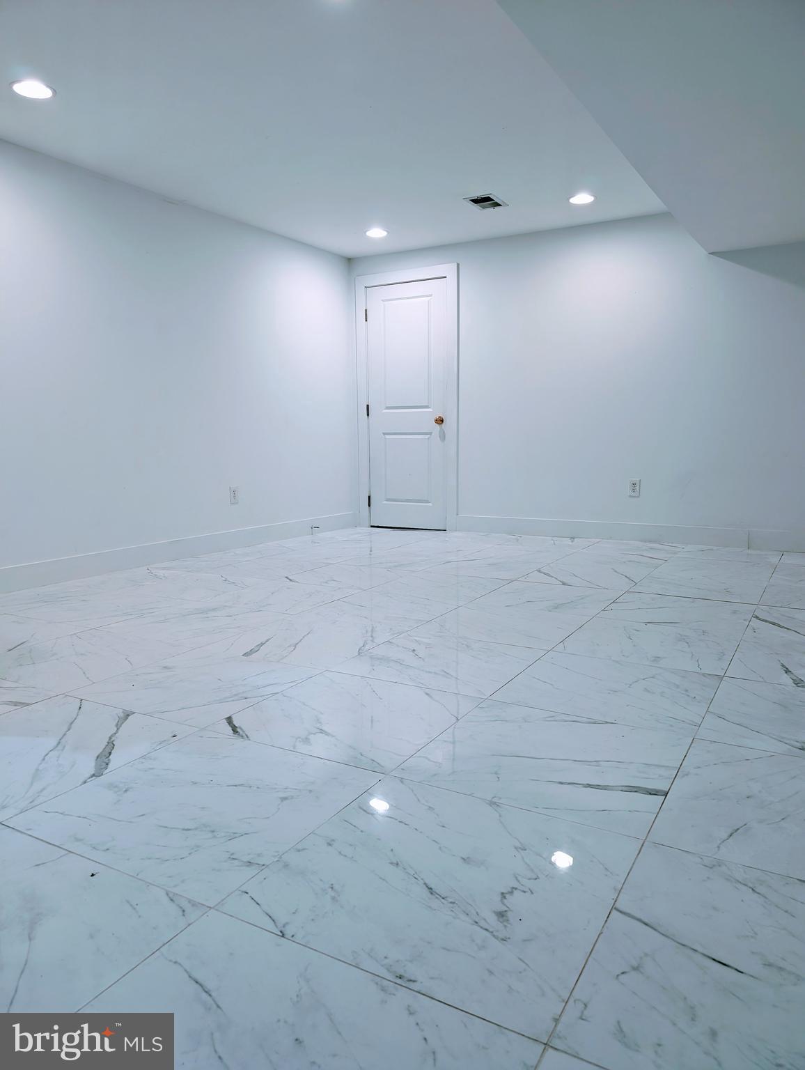 SPRING ARTS - Residential Lease