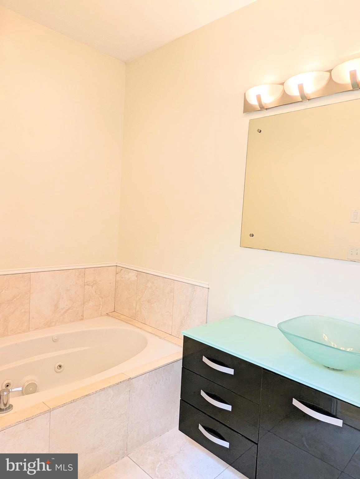 SPRING ARTS - Residential Lease