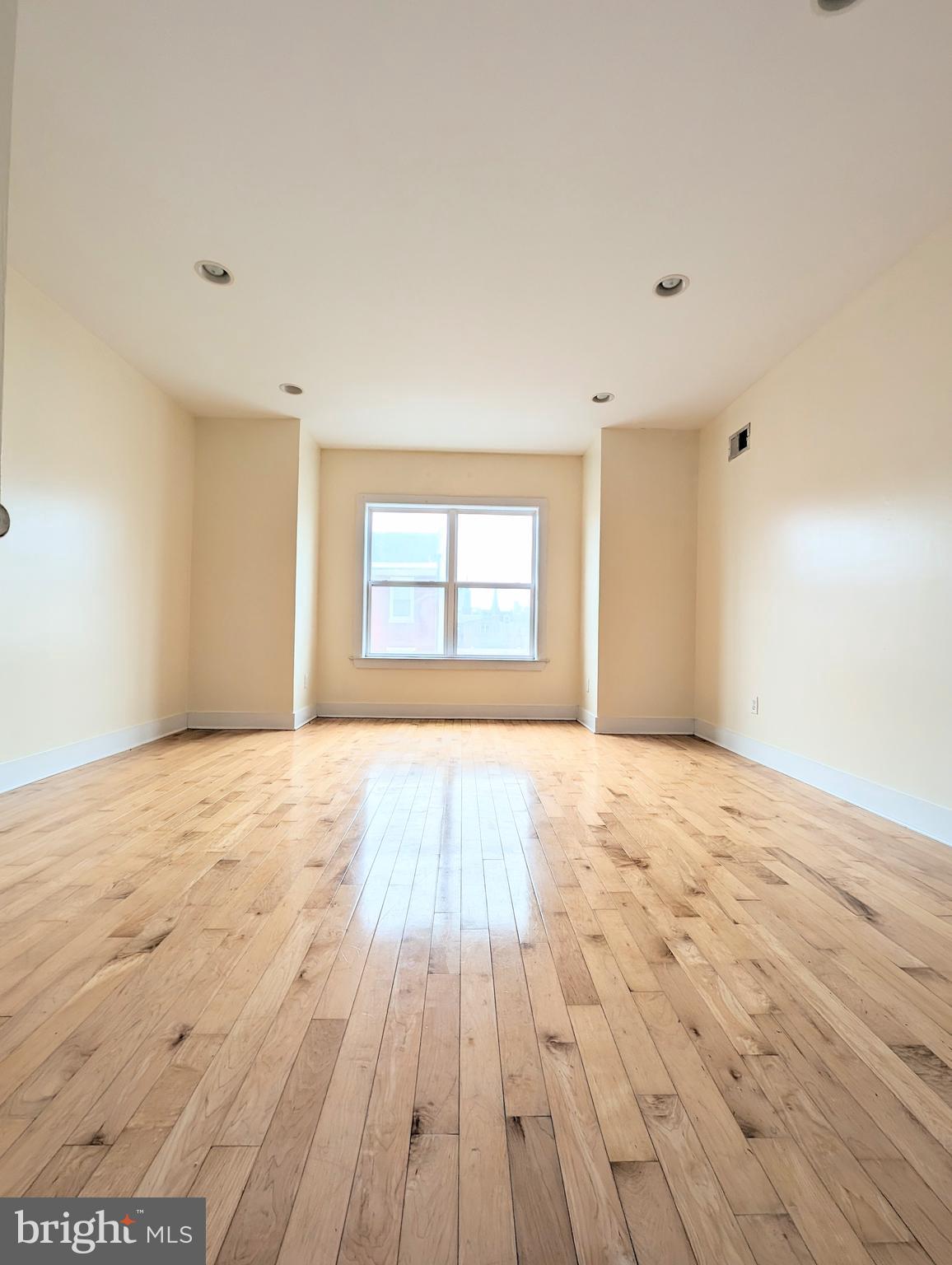 SPRING ARTS - Residential Lease