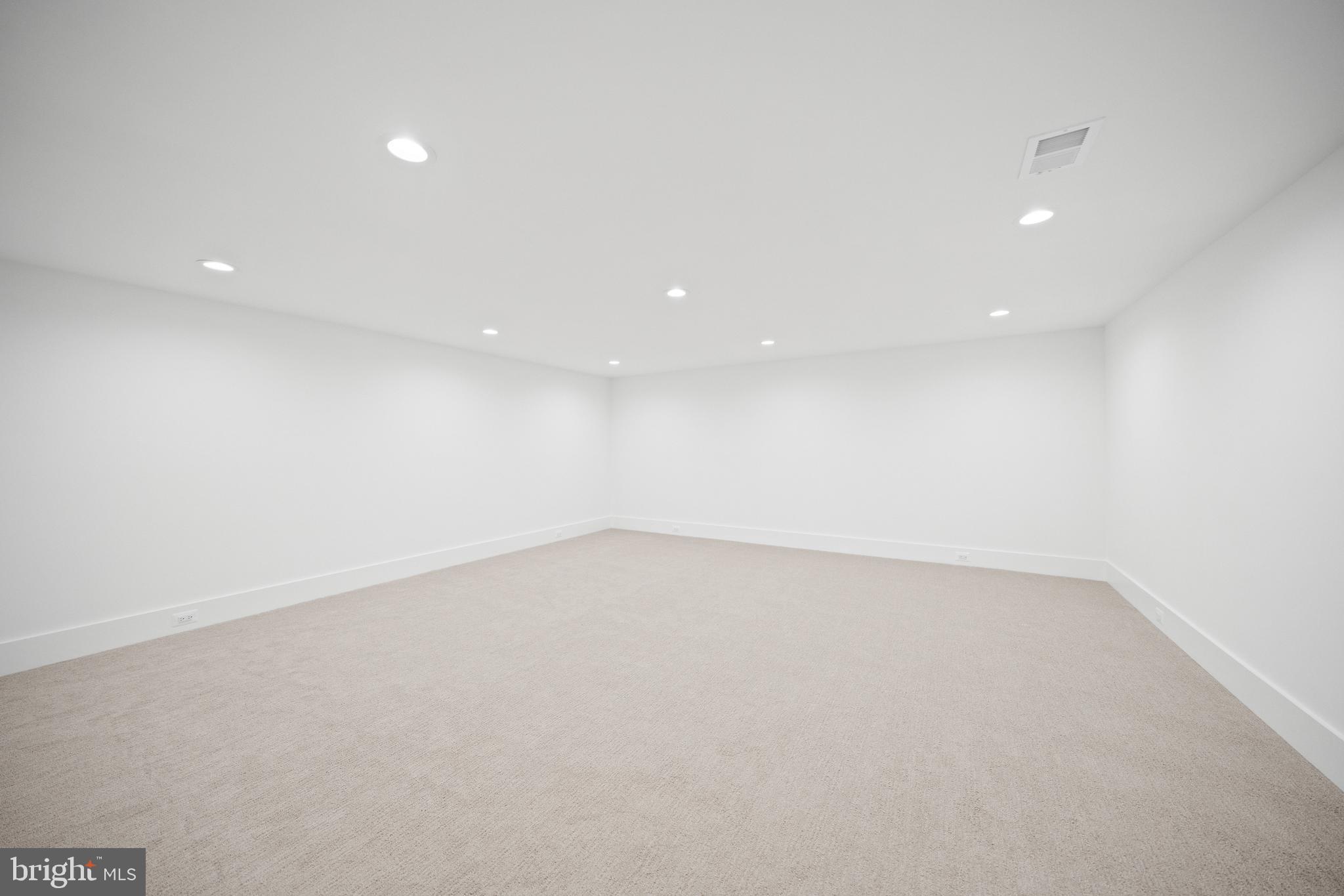 OAKCREST - Residential