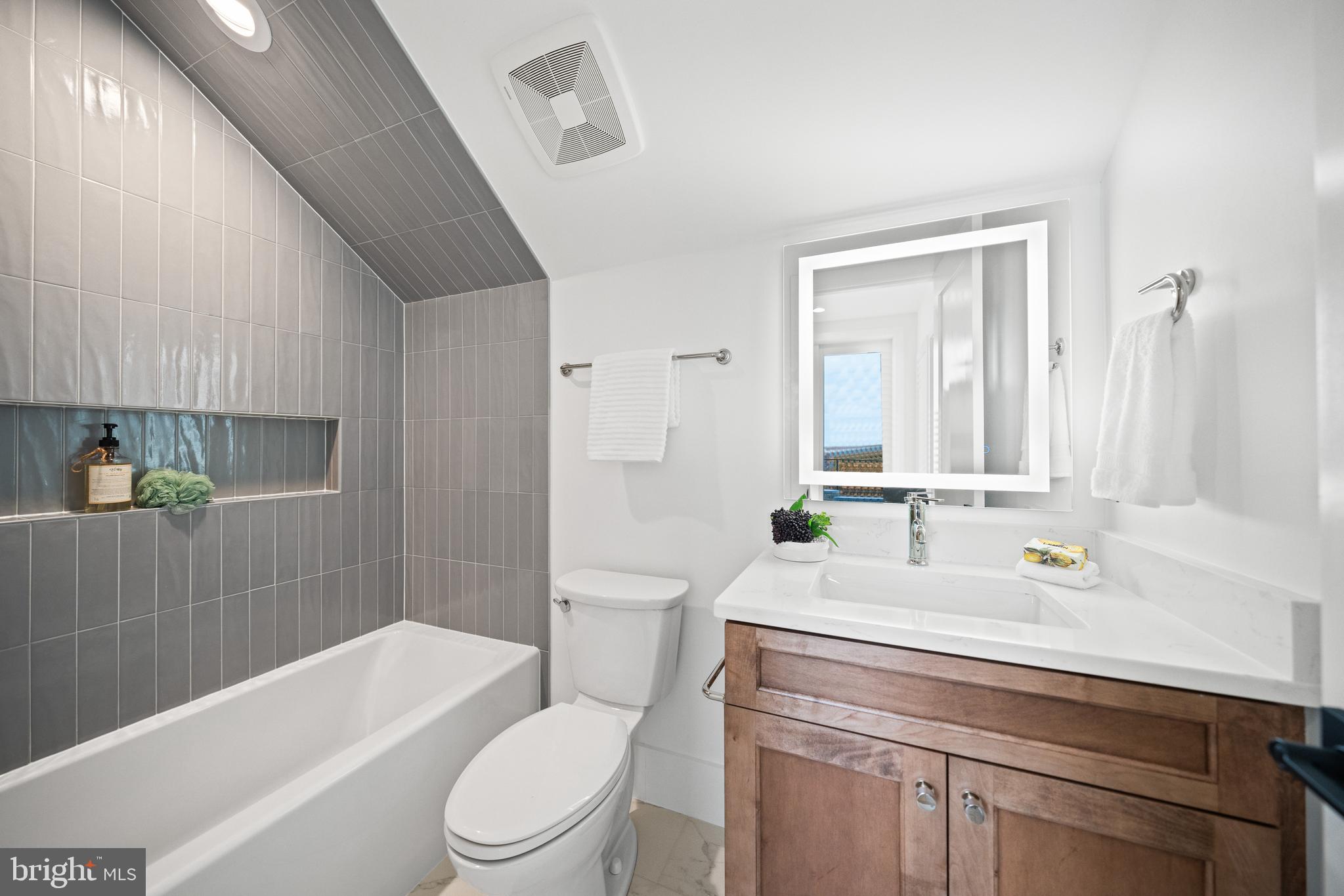 OAKCREST - Residential