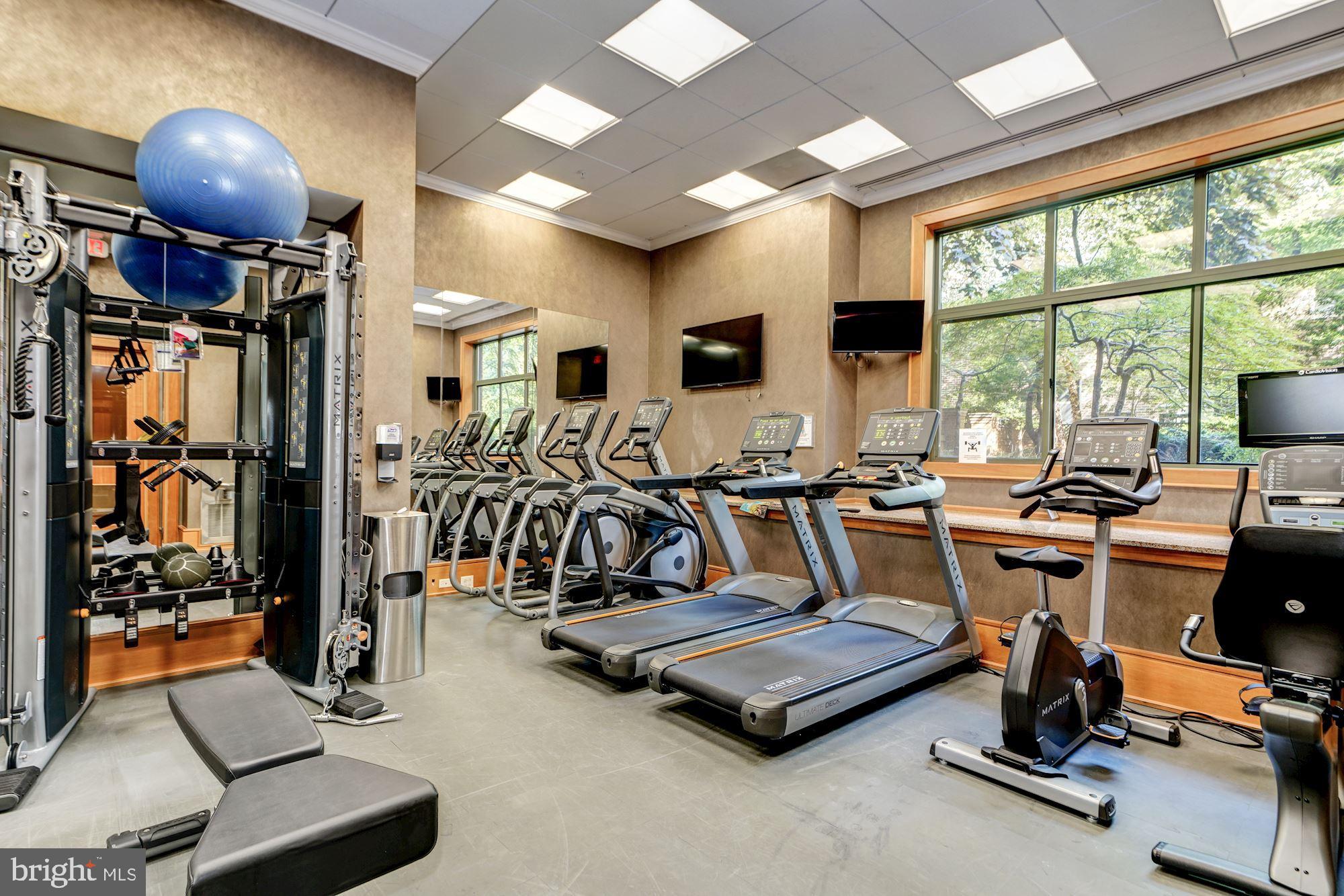 VIRGINIA SQUARE - Residential