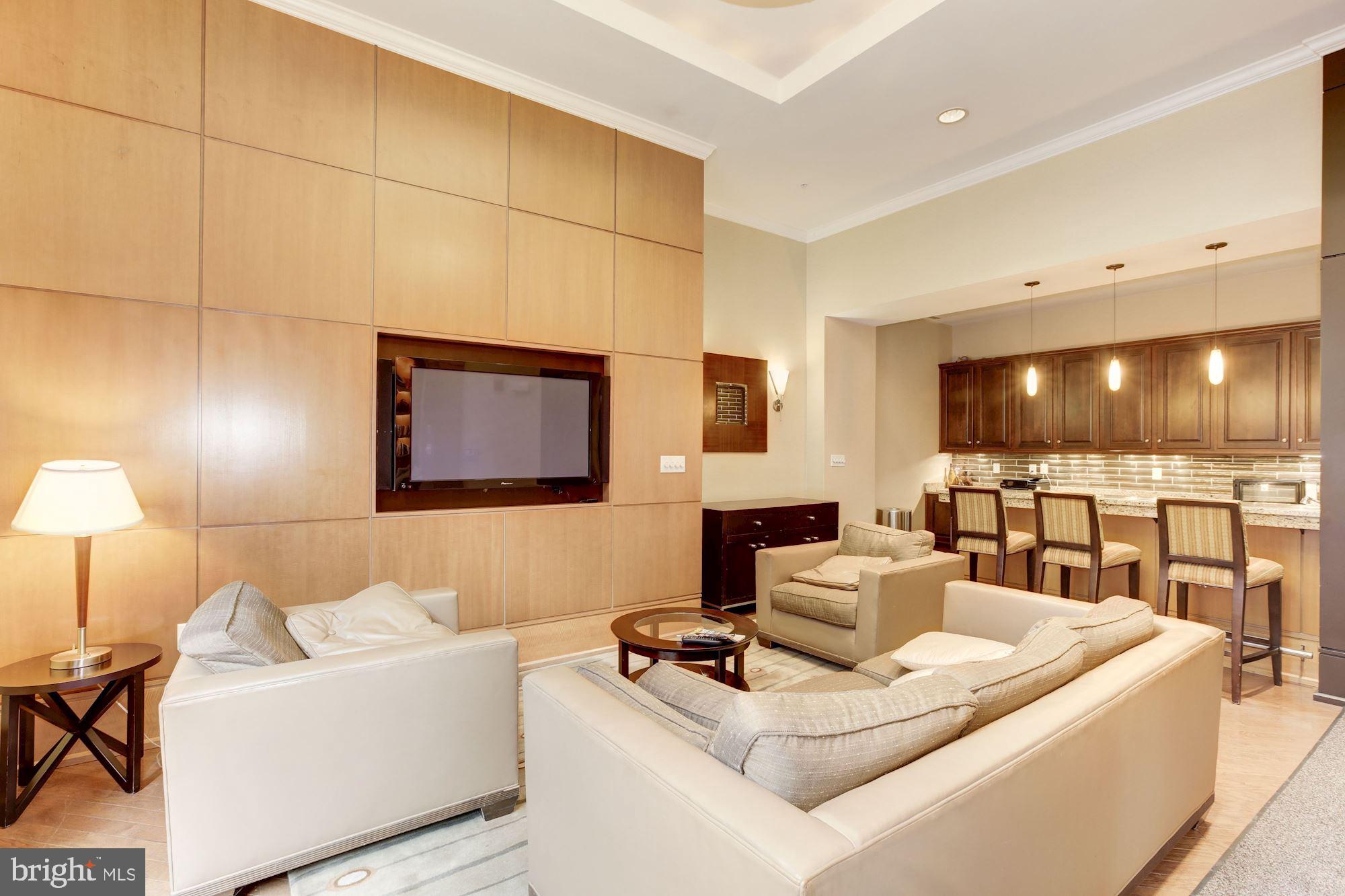 VIRGINIA SQUARE - Residential