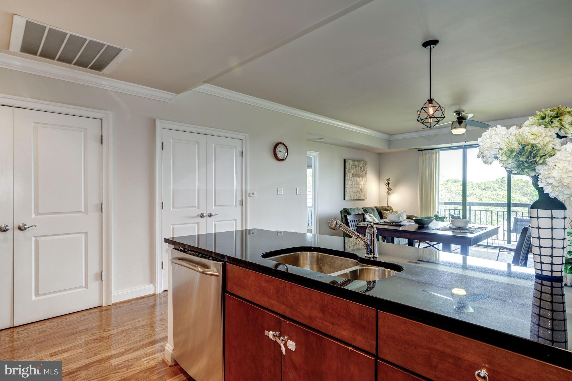 VIRGINIA SQUARE - Residential