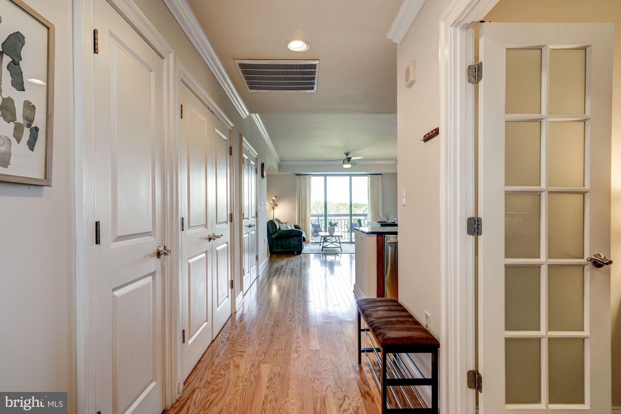 VIRGINIA SQUARE - Residential