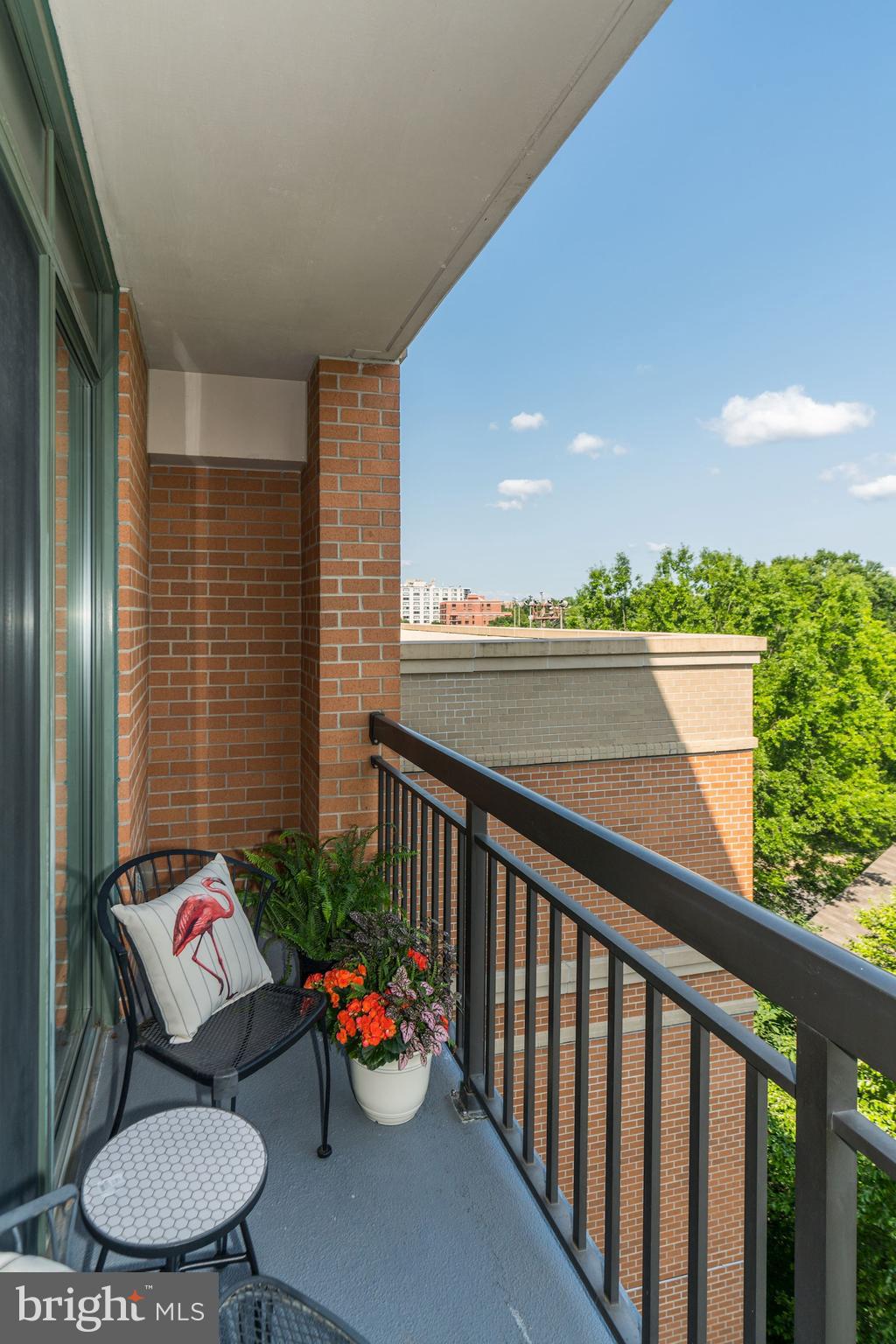 VIRGINIA SQUARE - Residential