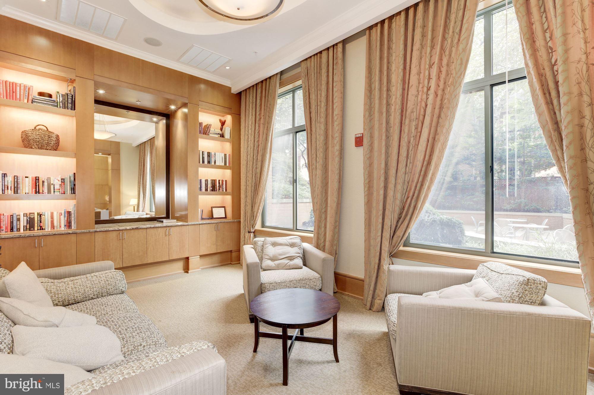 VIRGINIA SQUARE - Residential