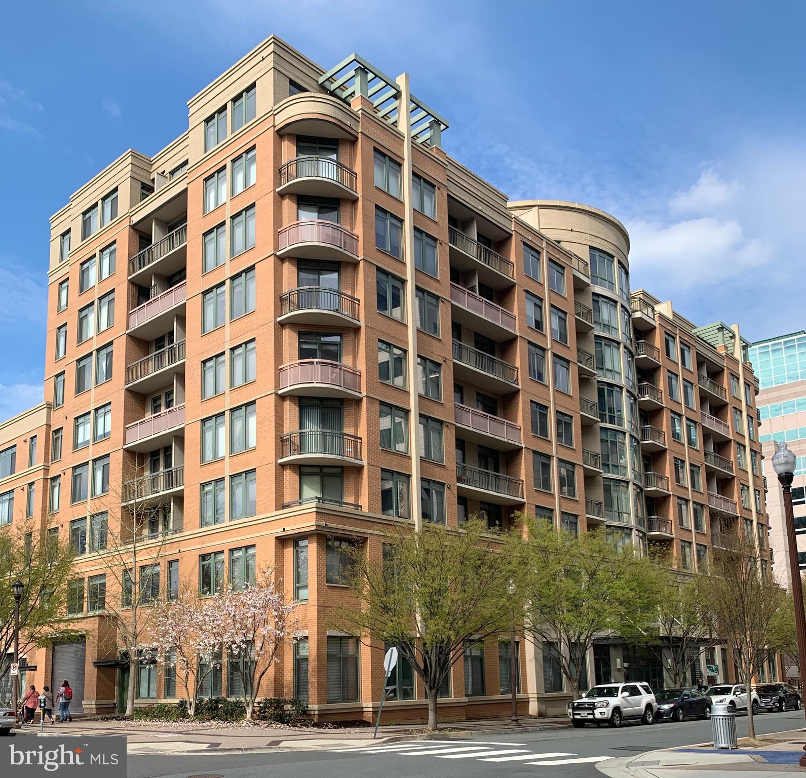 VIRGINIA SQUARE - Residential