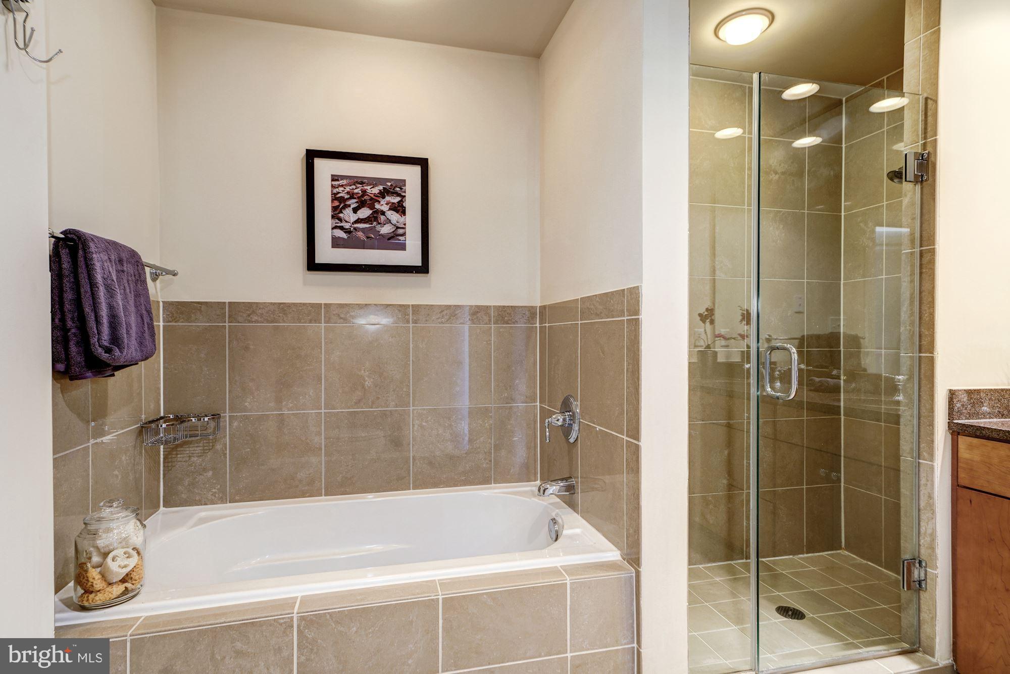 VIRGINIA SQUARE - Residential