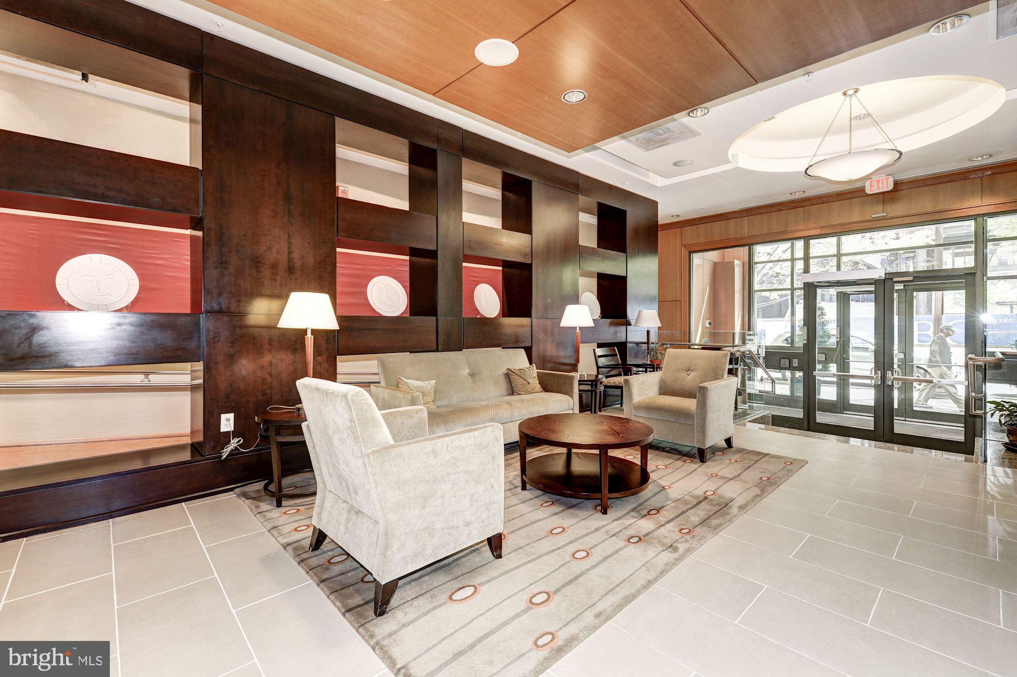 VIRGINIA SQUARE - Residential