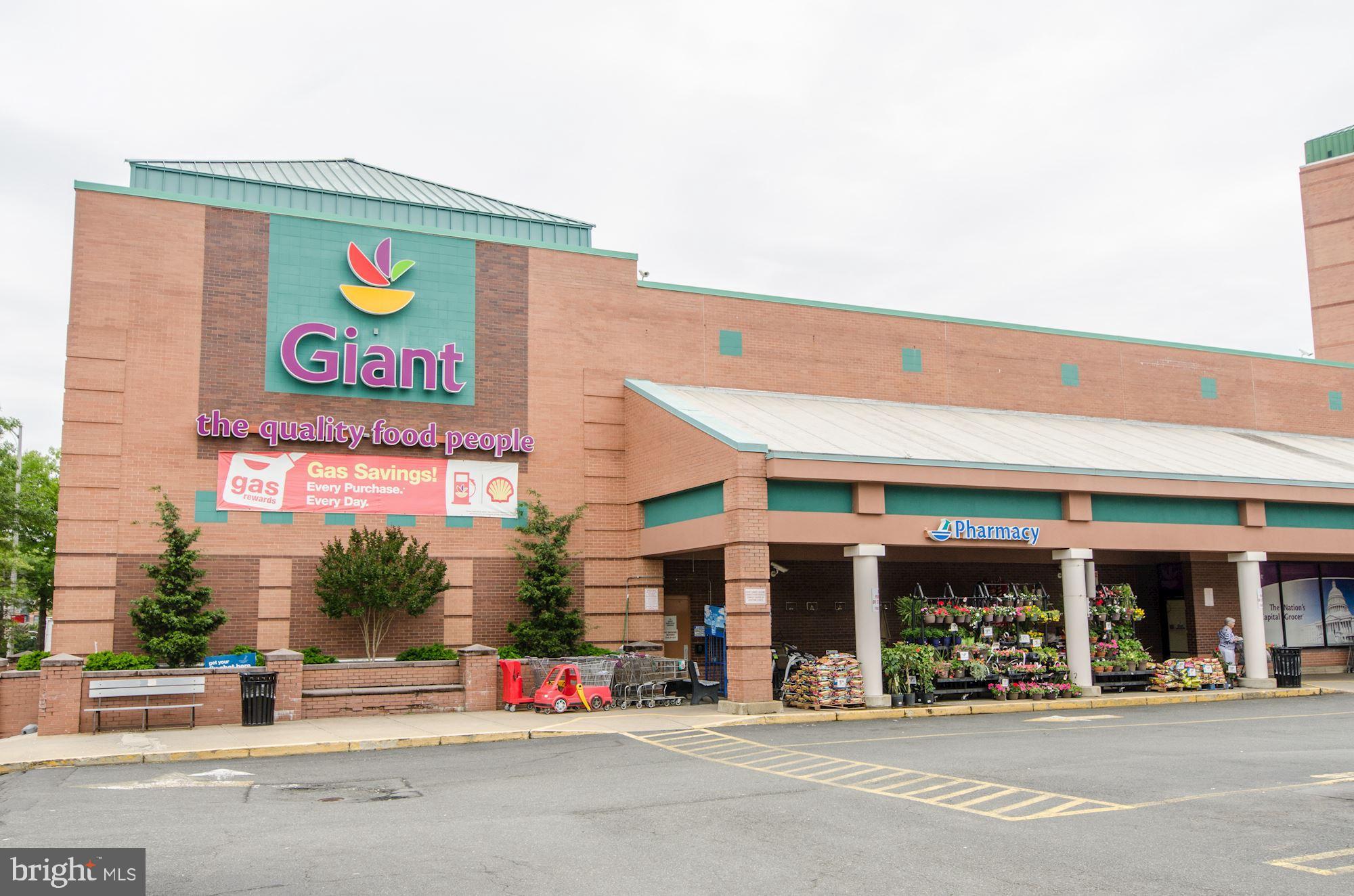 VIRGINIA SQUARE - Residential