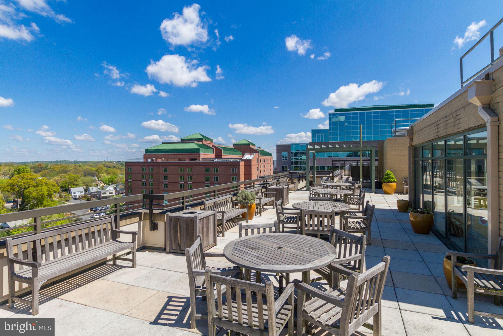 VIRGINIA SQUARE - Residential