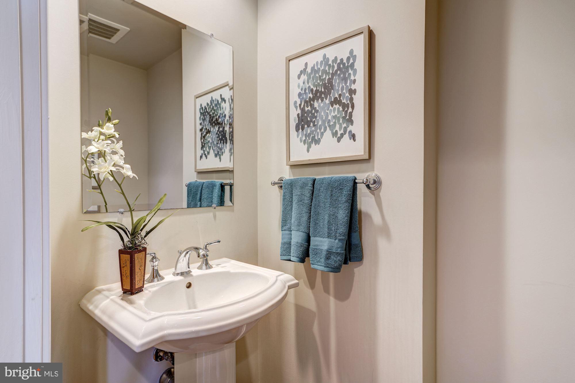 VIRGINIA SQUARE - Residential