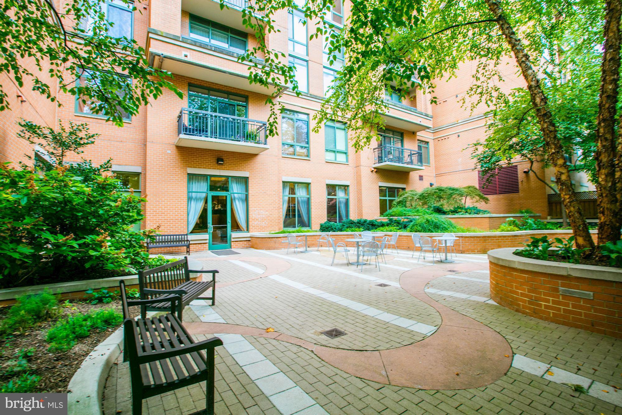 VIRGINIA SQUARE - Residential