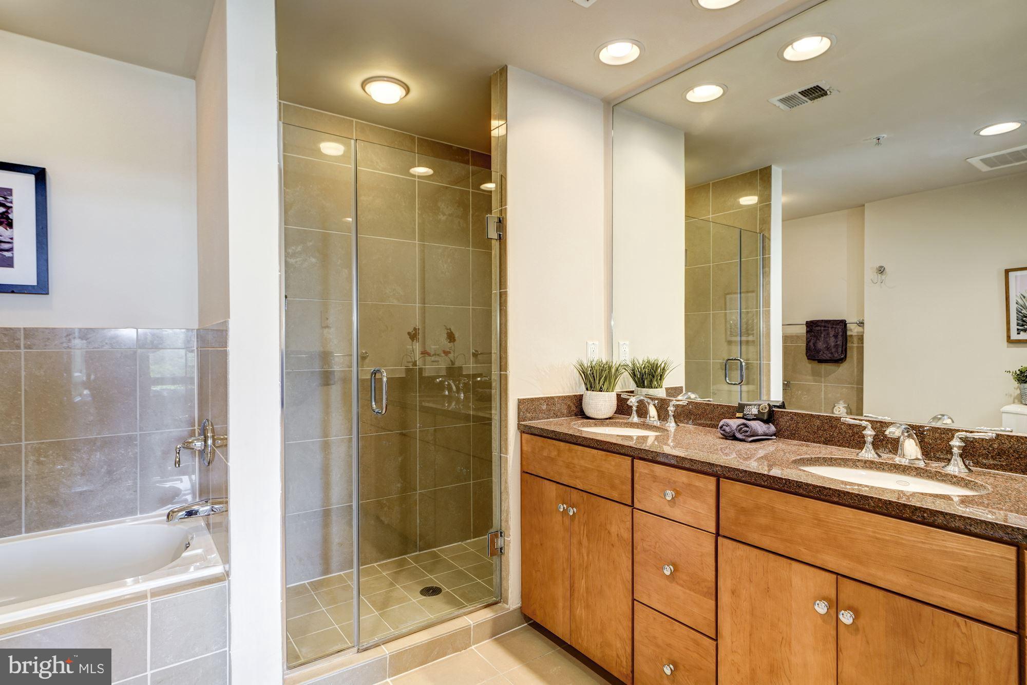 VIRGINIA SQUARE - Residential