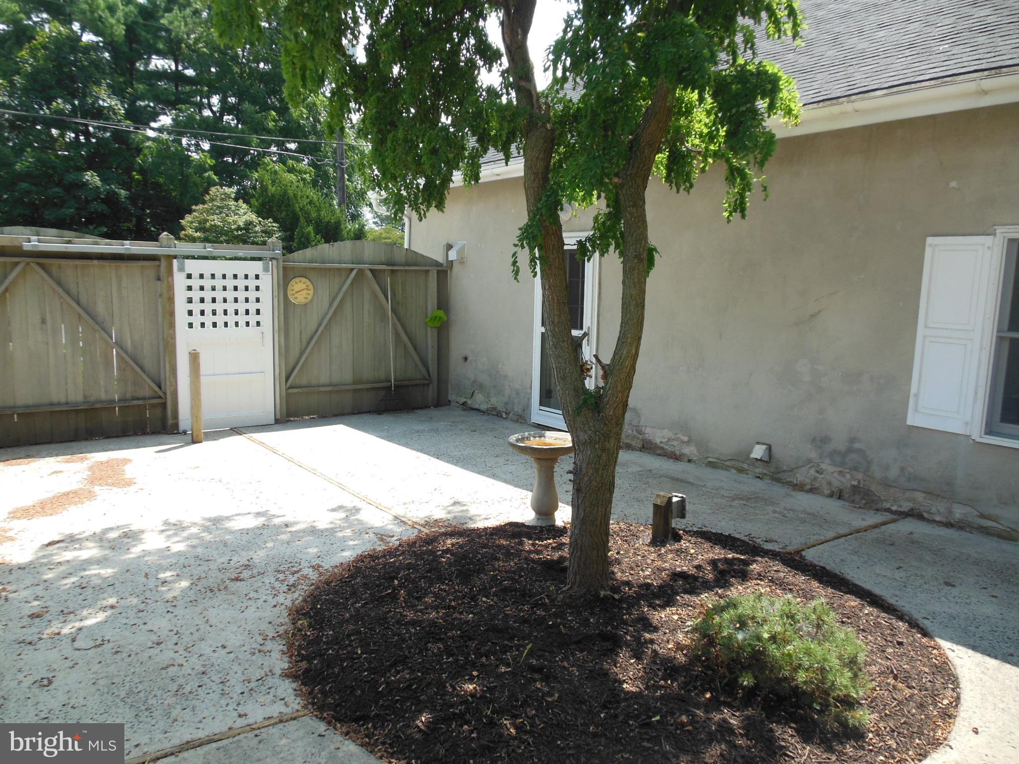 BROOKS EDGE - Residential Lease