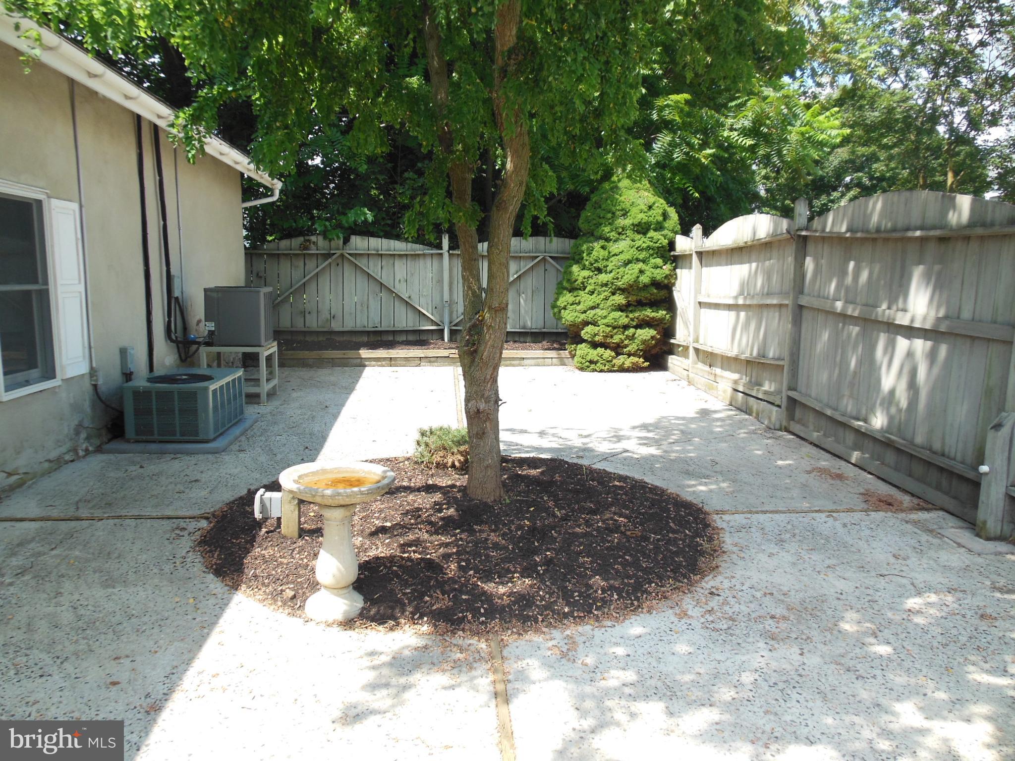 BROOKS EDGE - Residential Lease