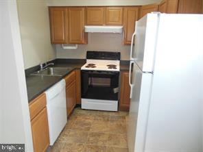 BROOKS EDGE - Residential Lease