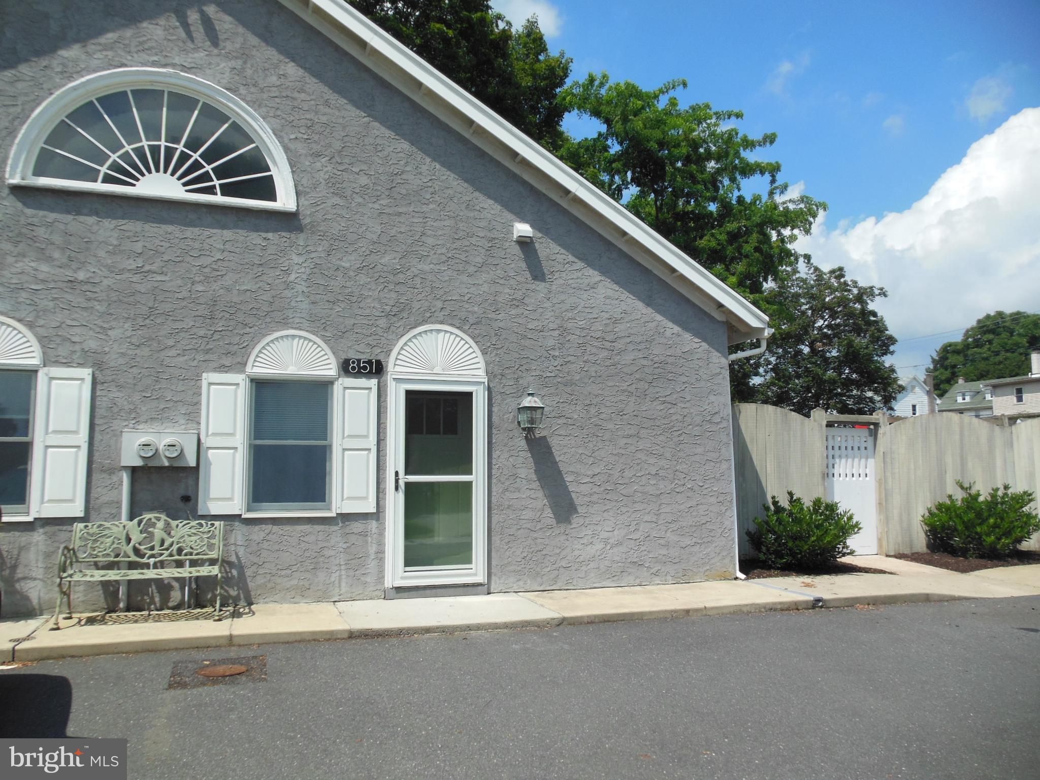 BROOKS EDGE - Residential Lease