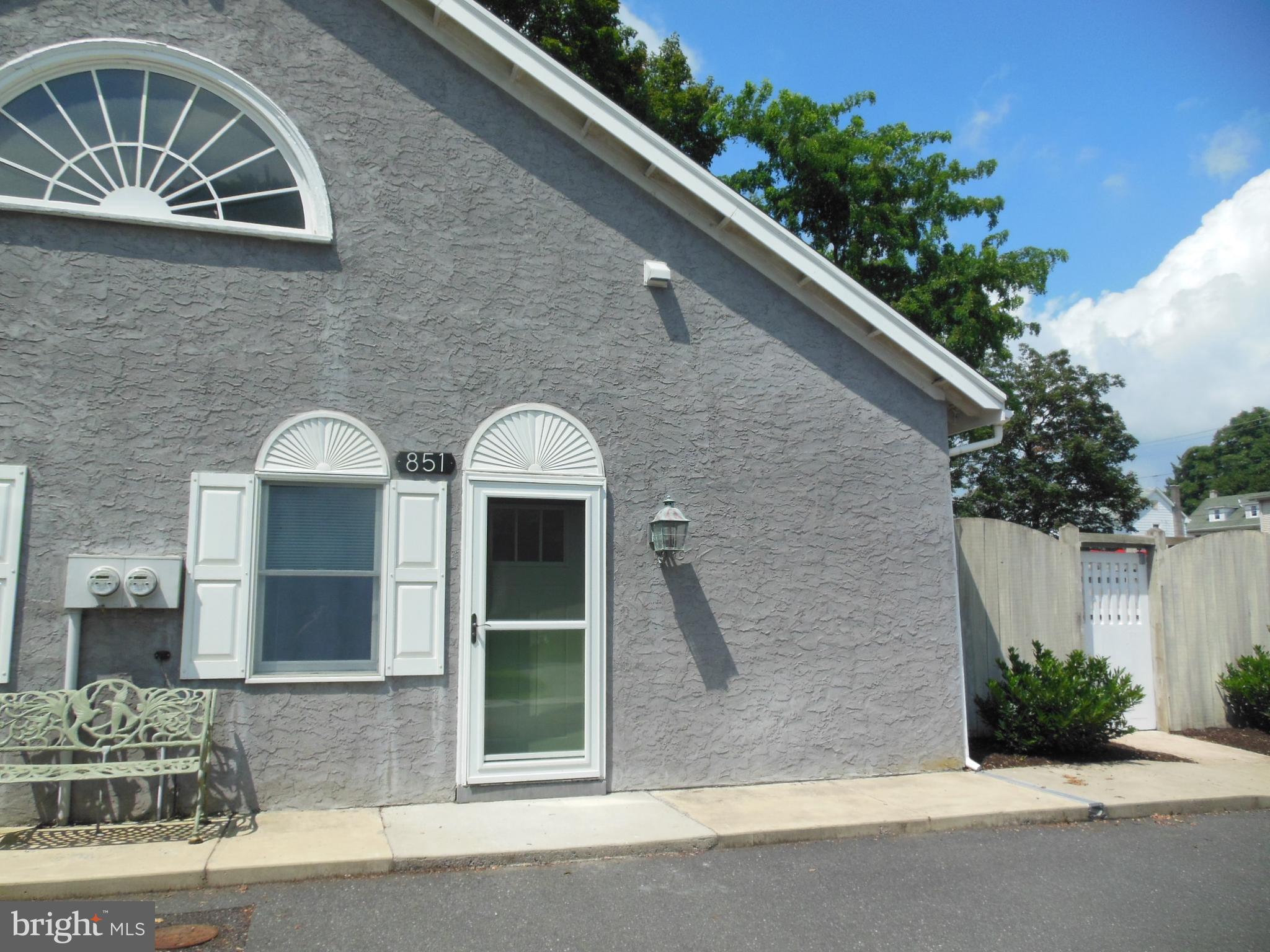 BROOKS EDGE - Residential Lease