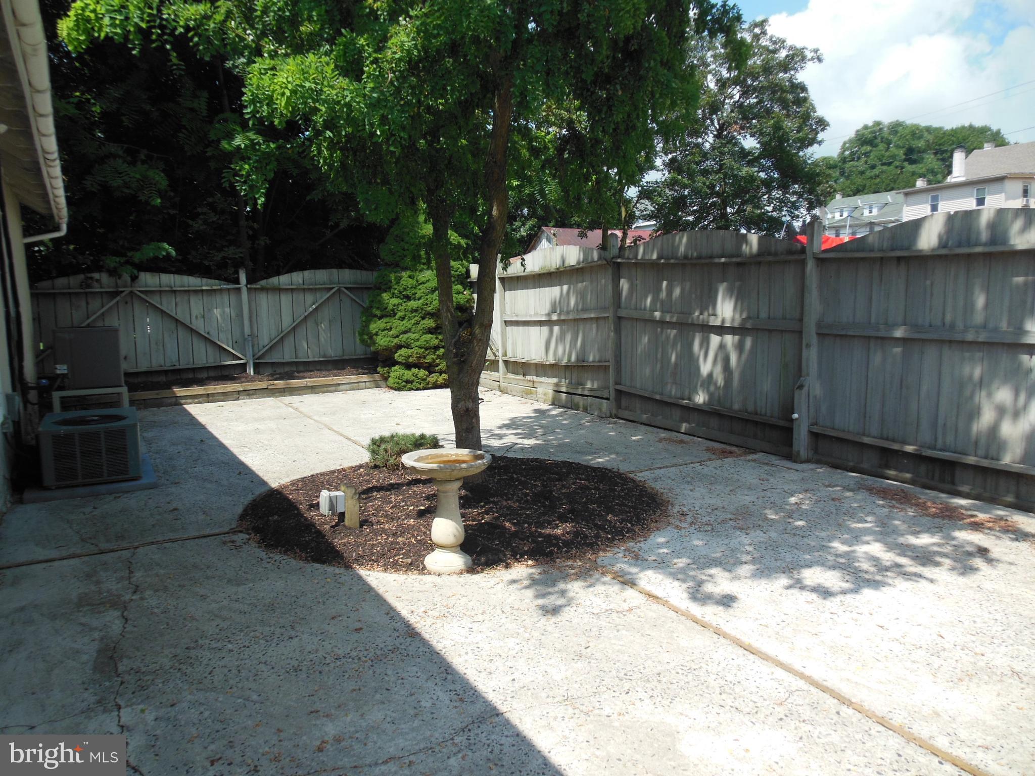 BROOKS EDGE - Residential Lease