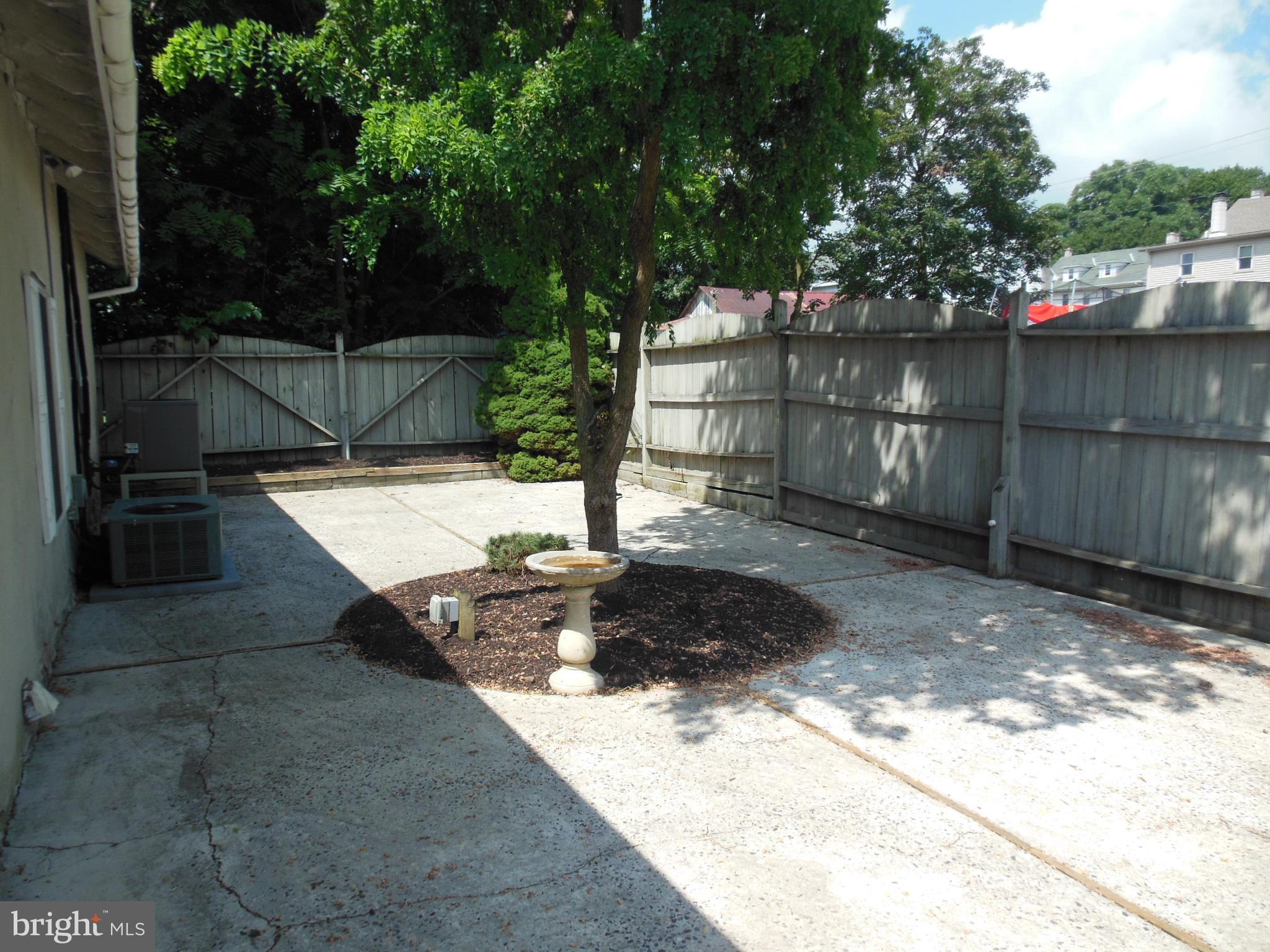 BROOKS EDGE - Residential Lease