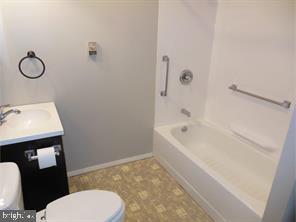 BROOKS EDGE - Residential Lease