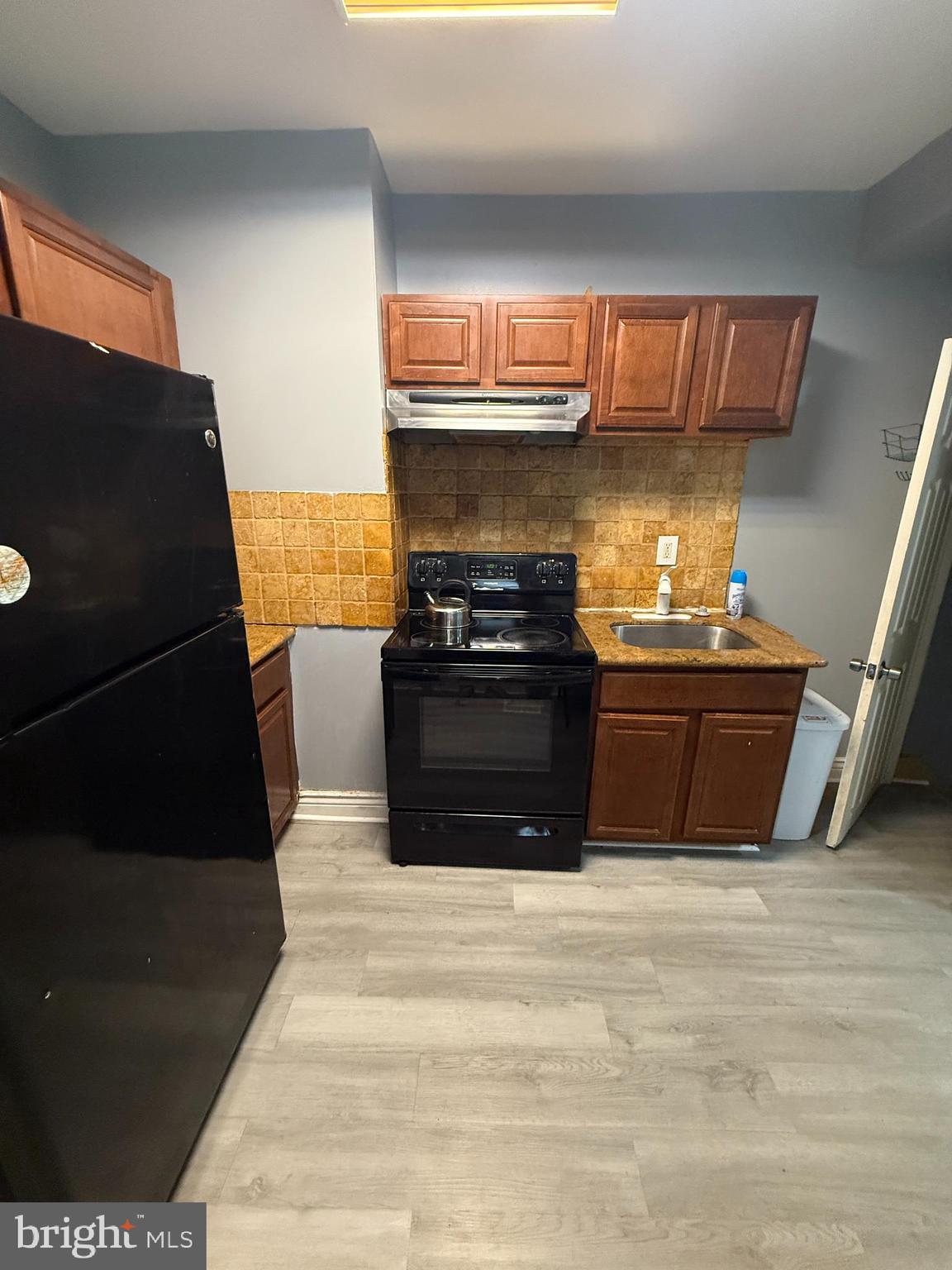 TEMPLE UNIVERSITY - Residential Lease