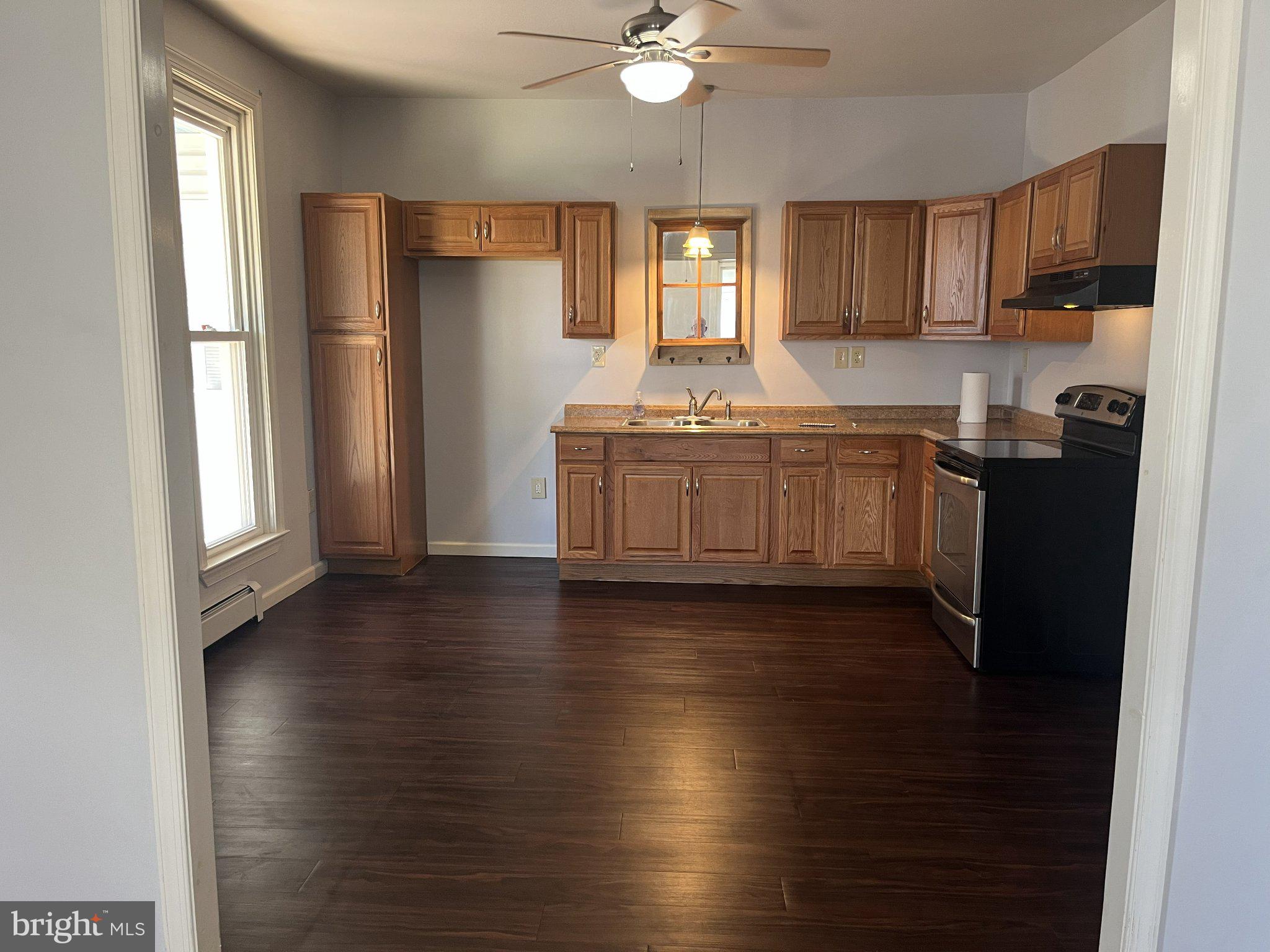 537 W MAIN STREET