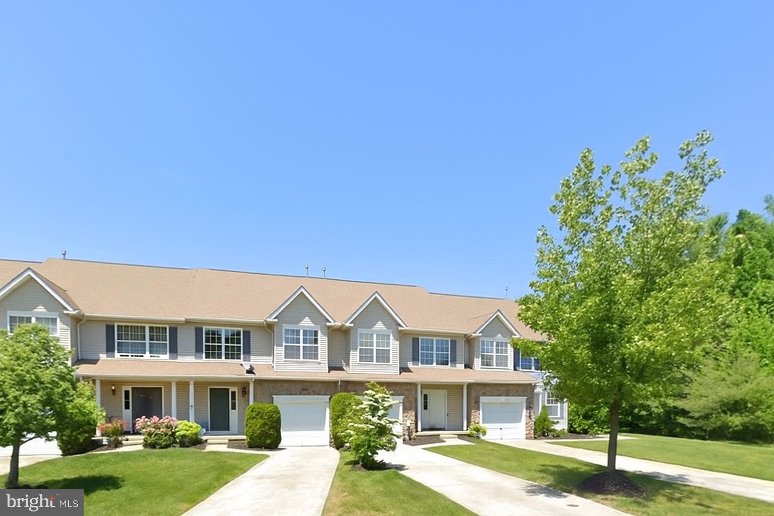 4 WAYNE COURT