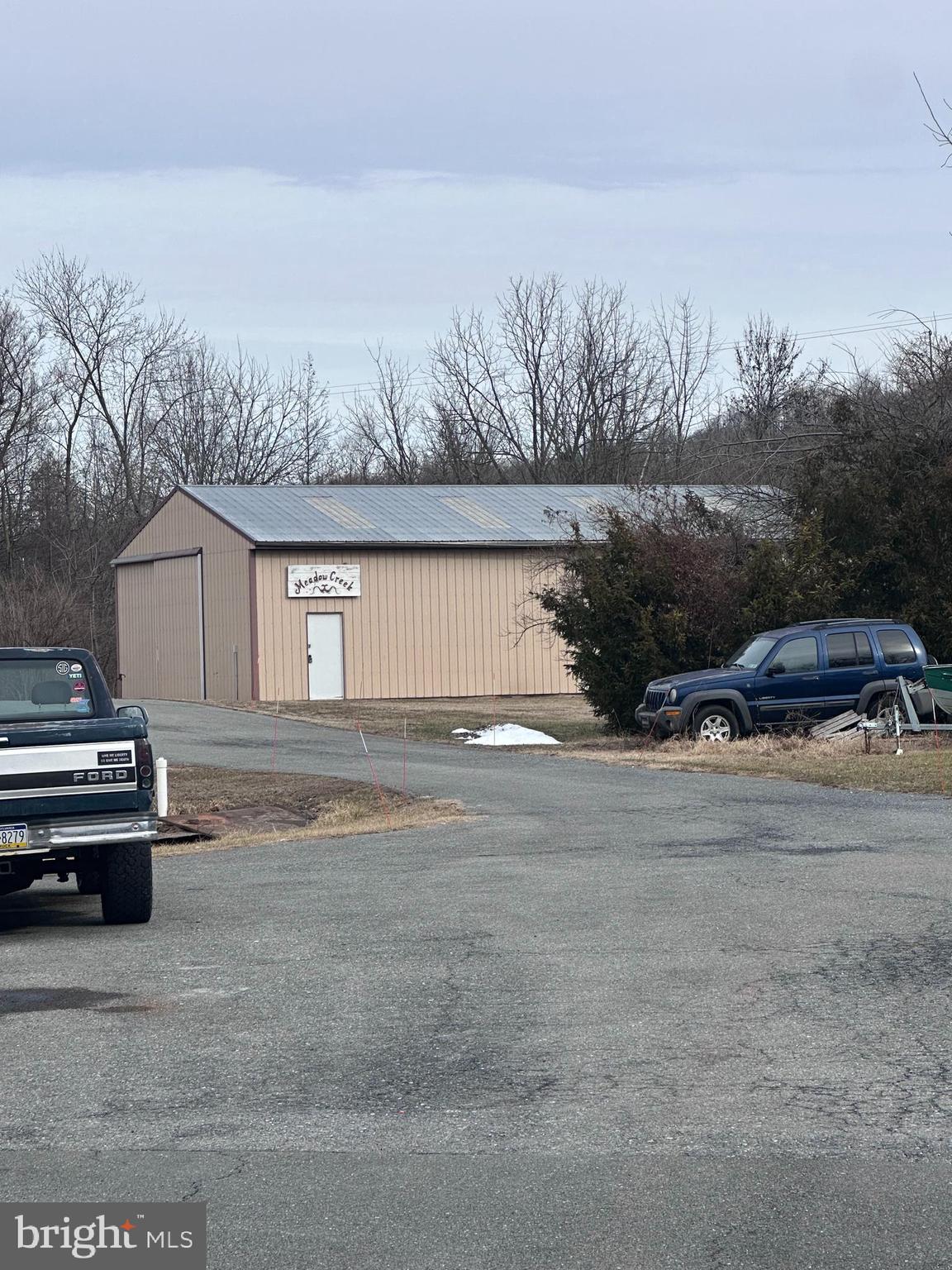 154 W MAPLE GROVE ROAD