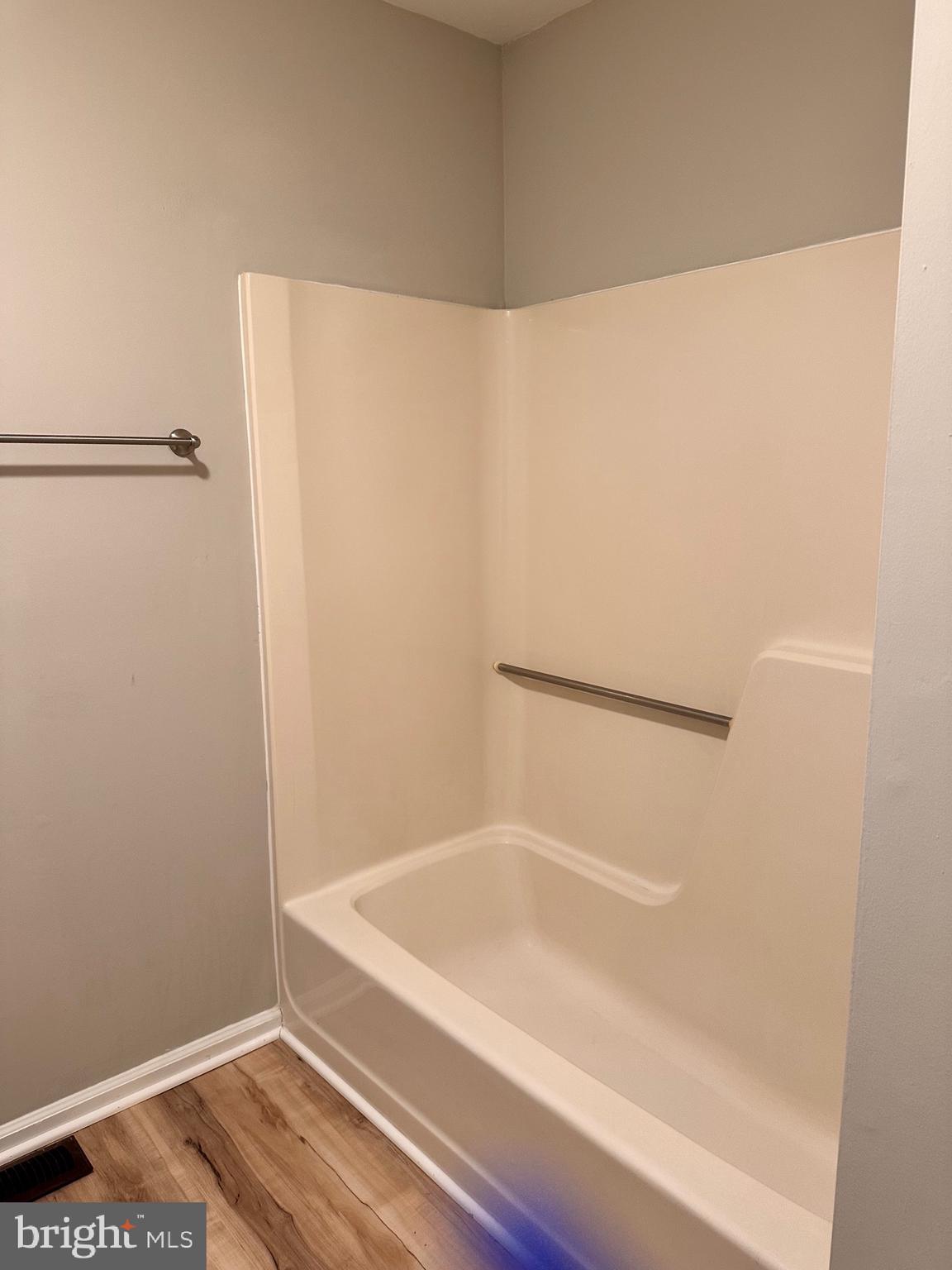 VERNON WOOD - Residential Lease