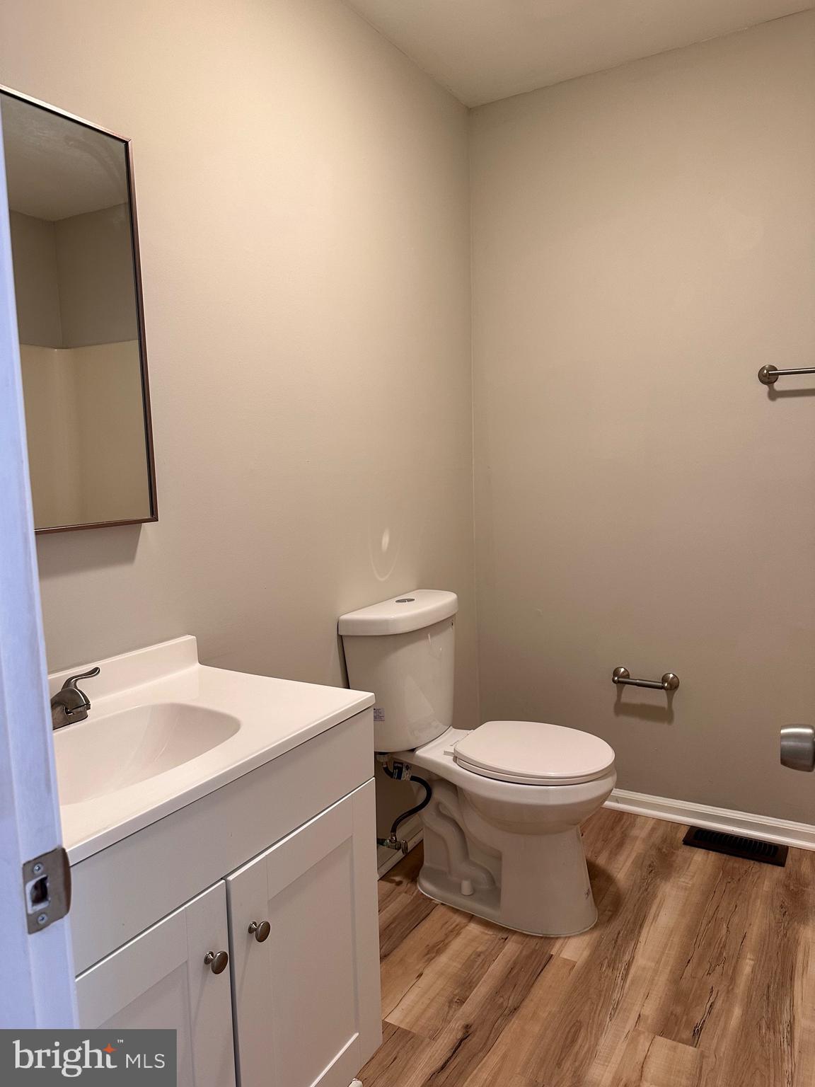 VERNON WOOD - Residential Lease