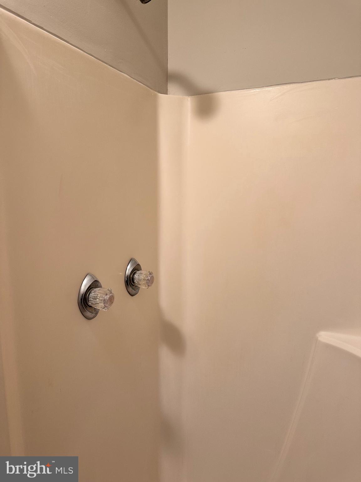 VERNON WOOD - Residential Lease