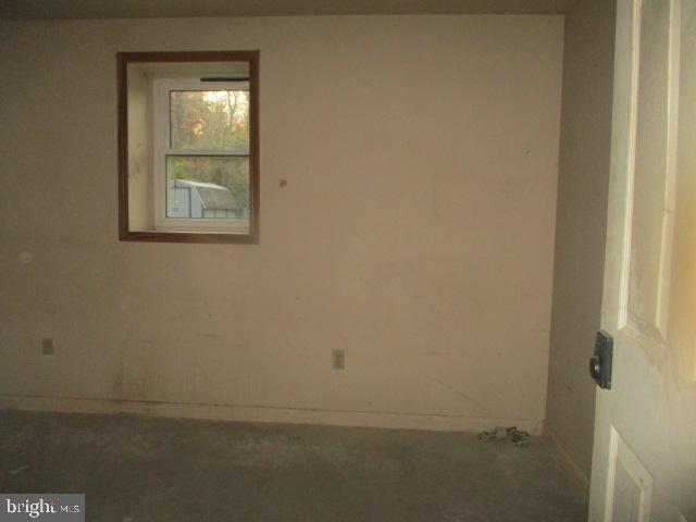 MIDDLE RIVER - Residential