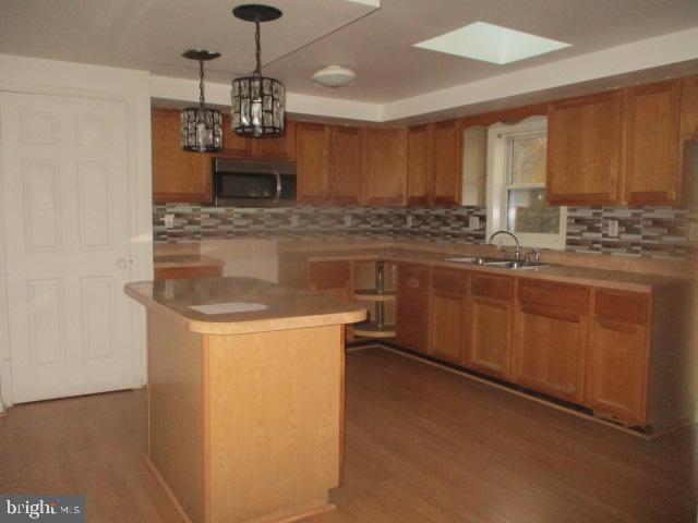 MIDDLE RIVER - Residential