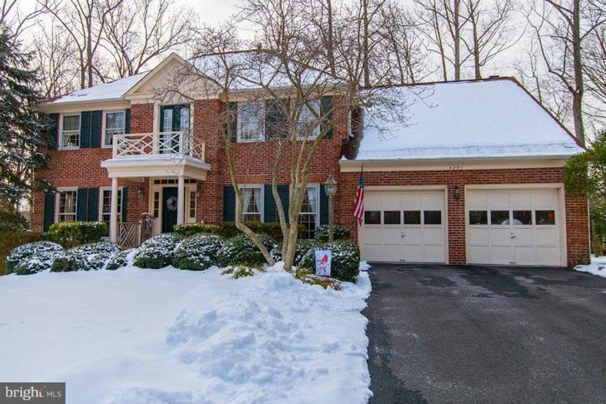 DON'T MISS DRONE VIDEO TOUR>Gorgeous Stately home in Westridge community>Home borders wooded common ground>Lovingly maintained w/upgraded kitchen>hrdwd floors>Spacious foyer,FR w/vaulted ceiling>library, kitchen work center, main level laundry, walk-in pantry>MBRM is relaxing retreat with sitting Rm featuring Juliette balcony, walk in closet, & luxury bath>W/O Bmt w/rm 4 bedroom and huge Family rm