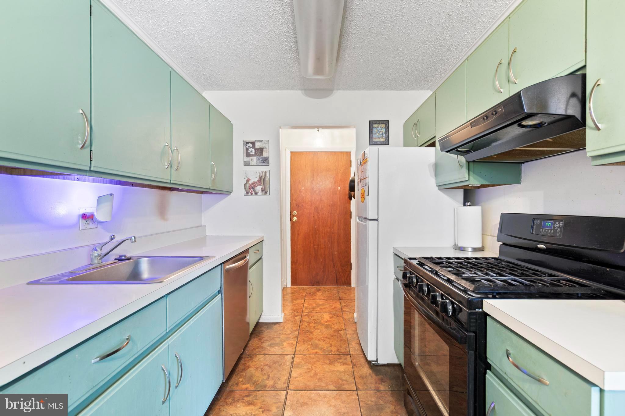 LAFAYETTE HILL - Residential