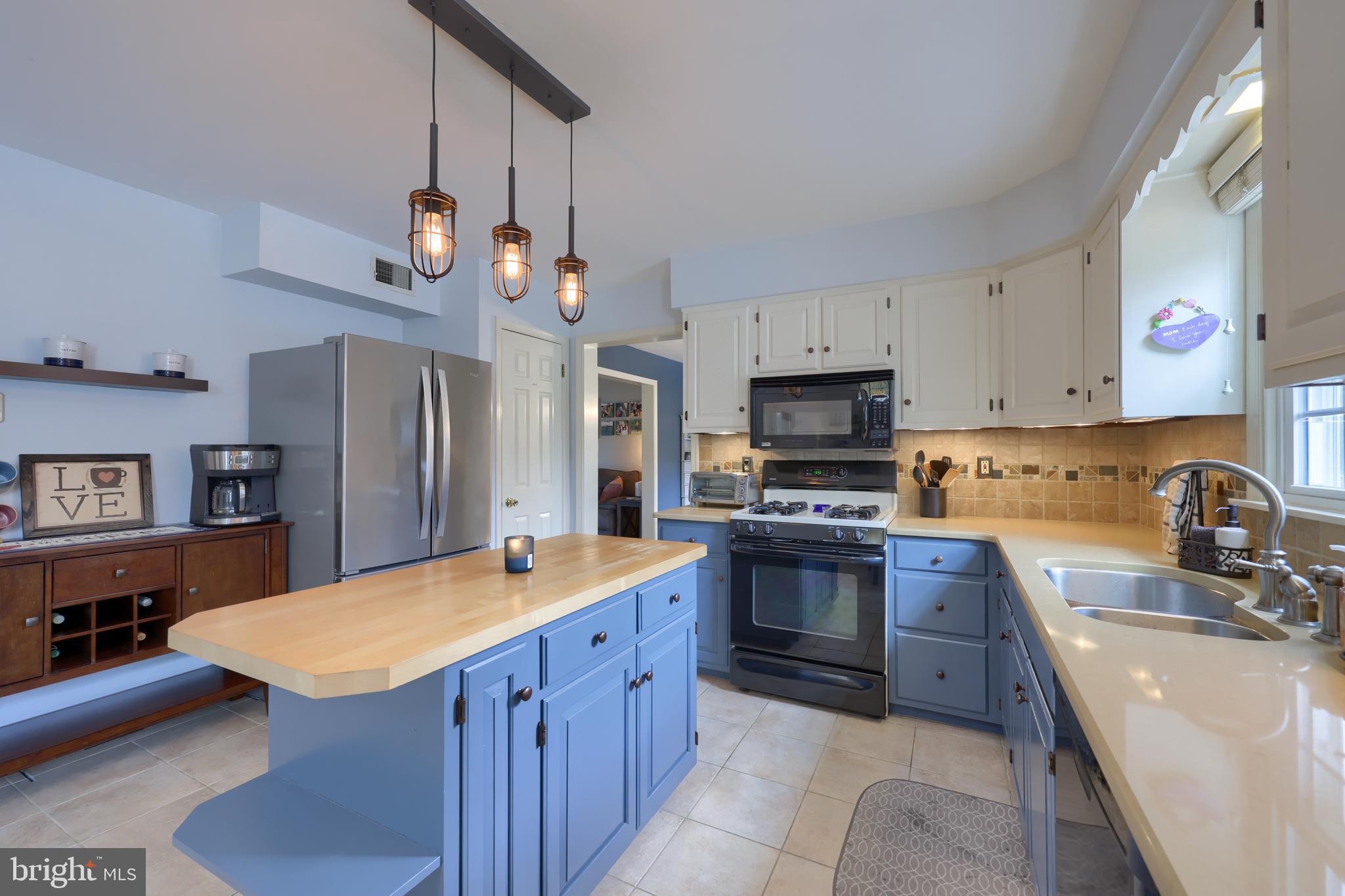 COLONY PARK - Residential