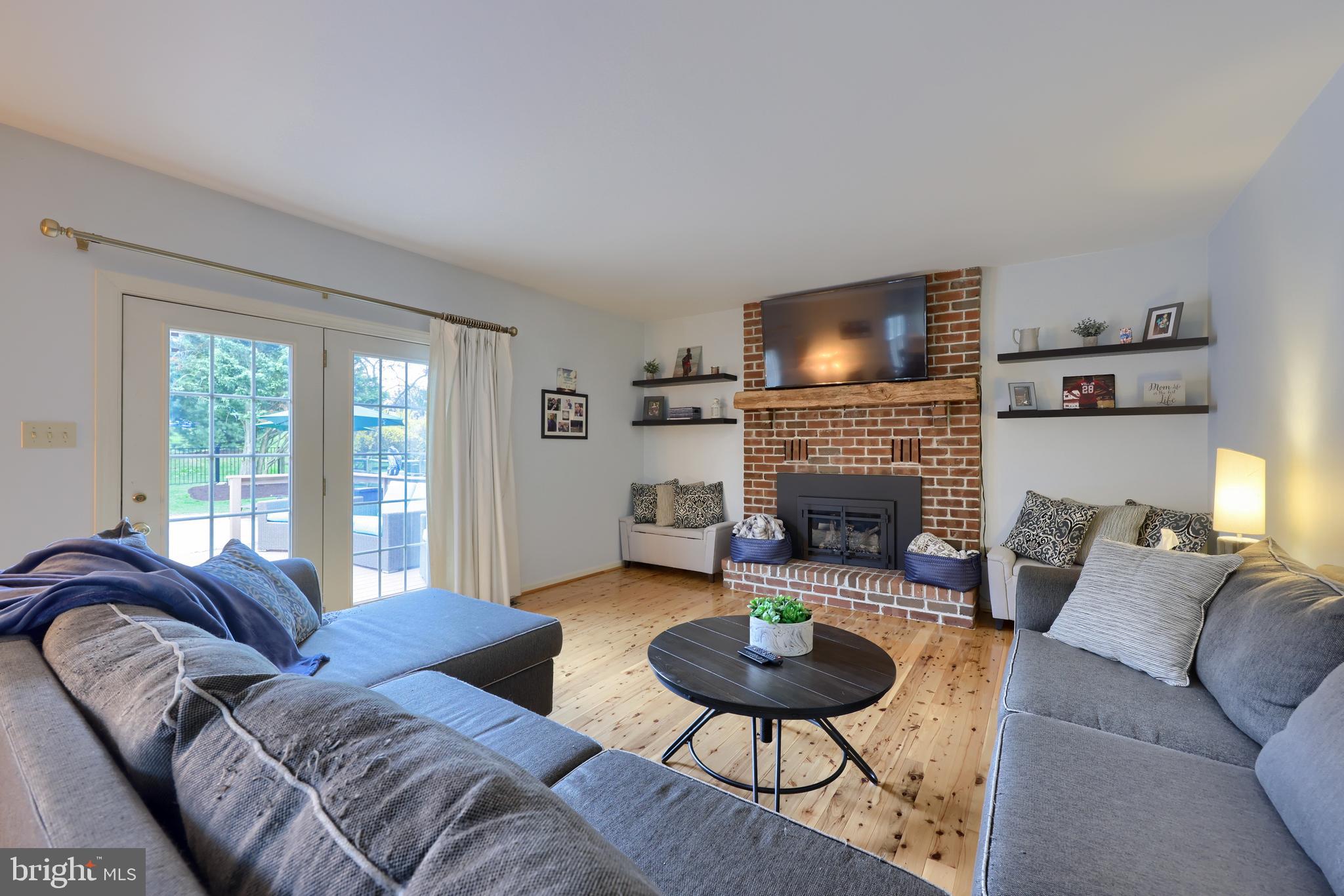 COLONY PARK - Residential