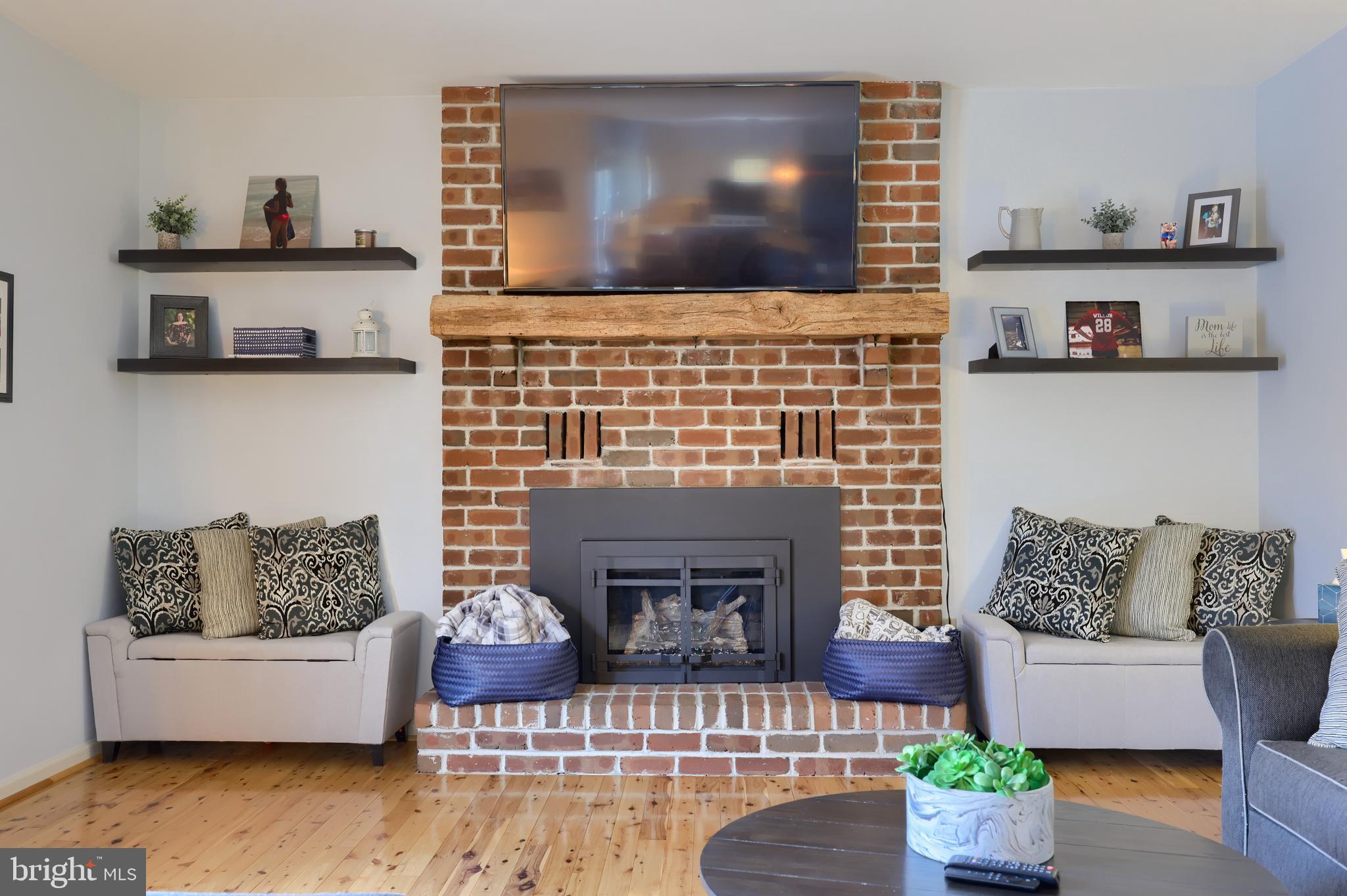 COLONY PARK - Residential