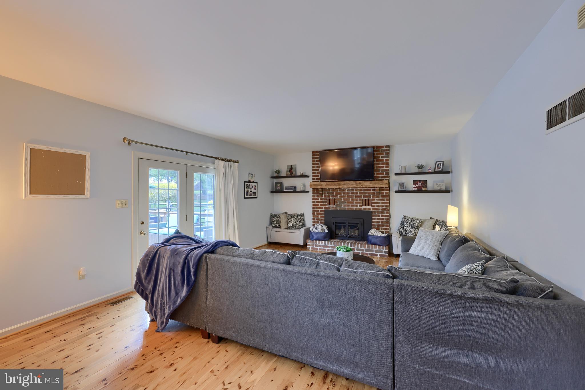 COLONY PARK - Residential